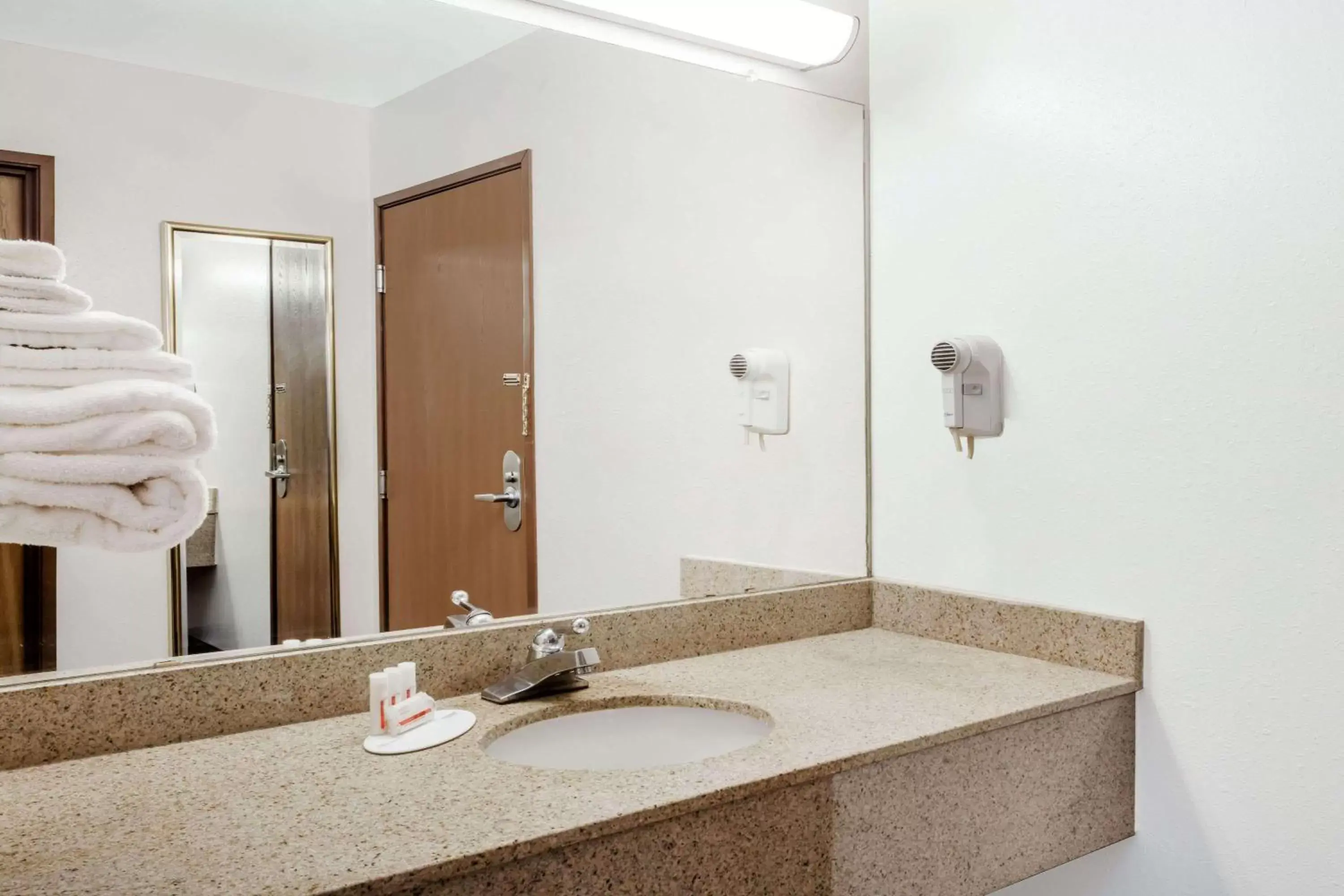 Bathroom in Days Inn by Wyndham Dyersburg