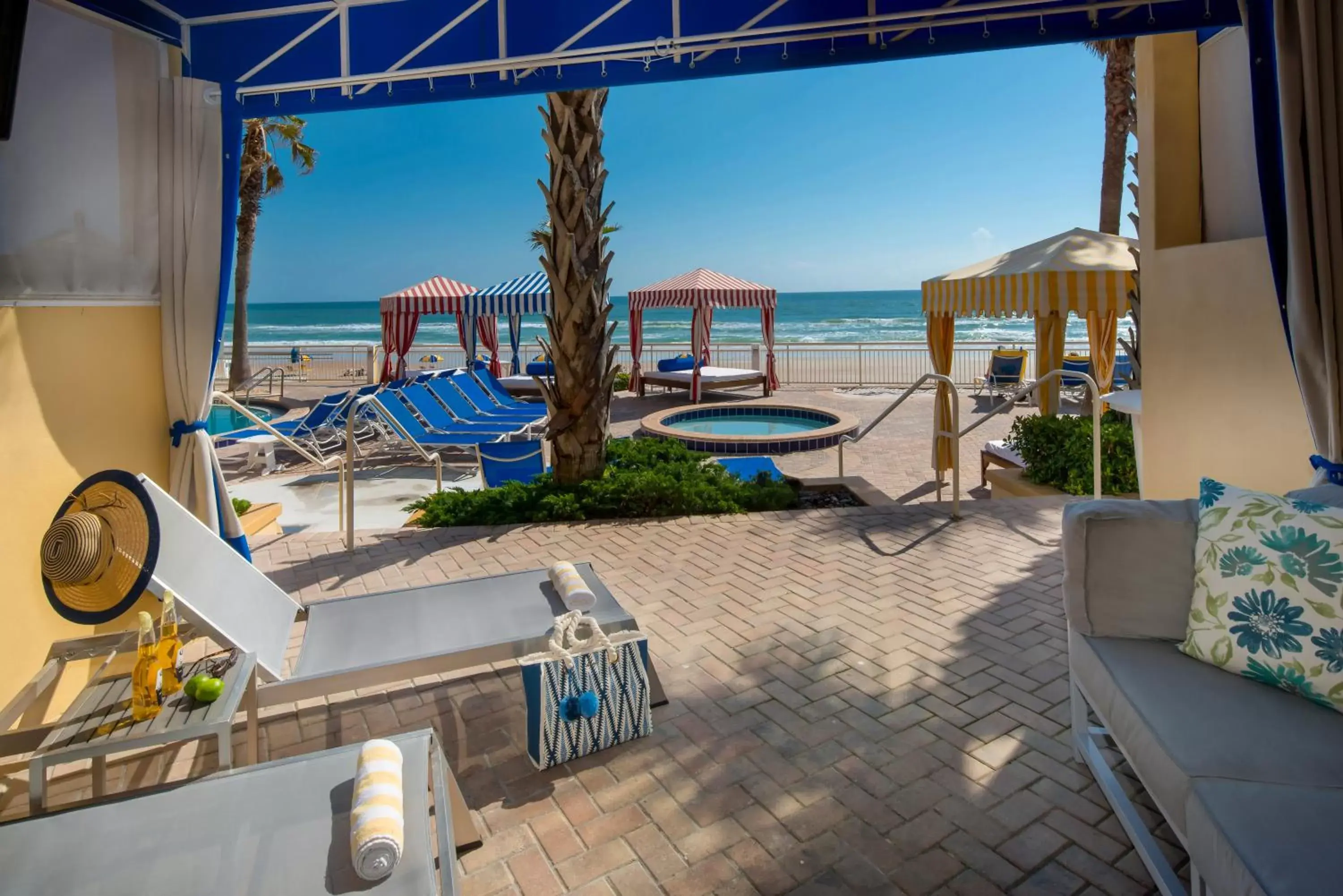 Patio, Pool View in The Shores Resort & Spa