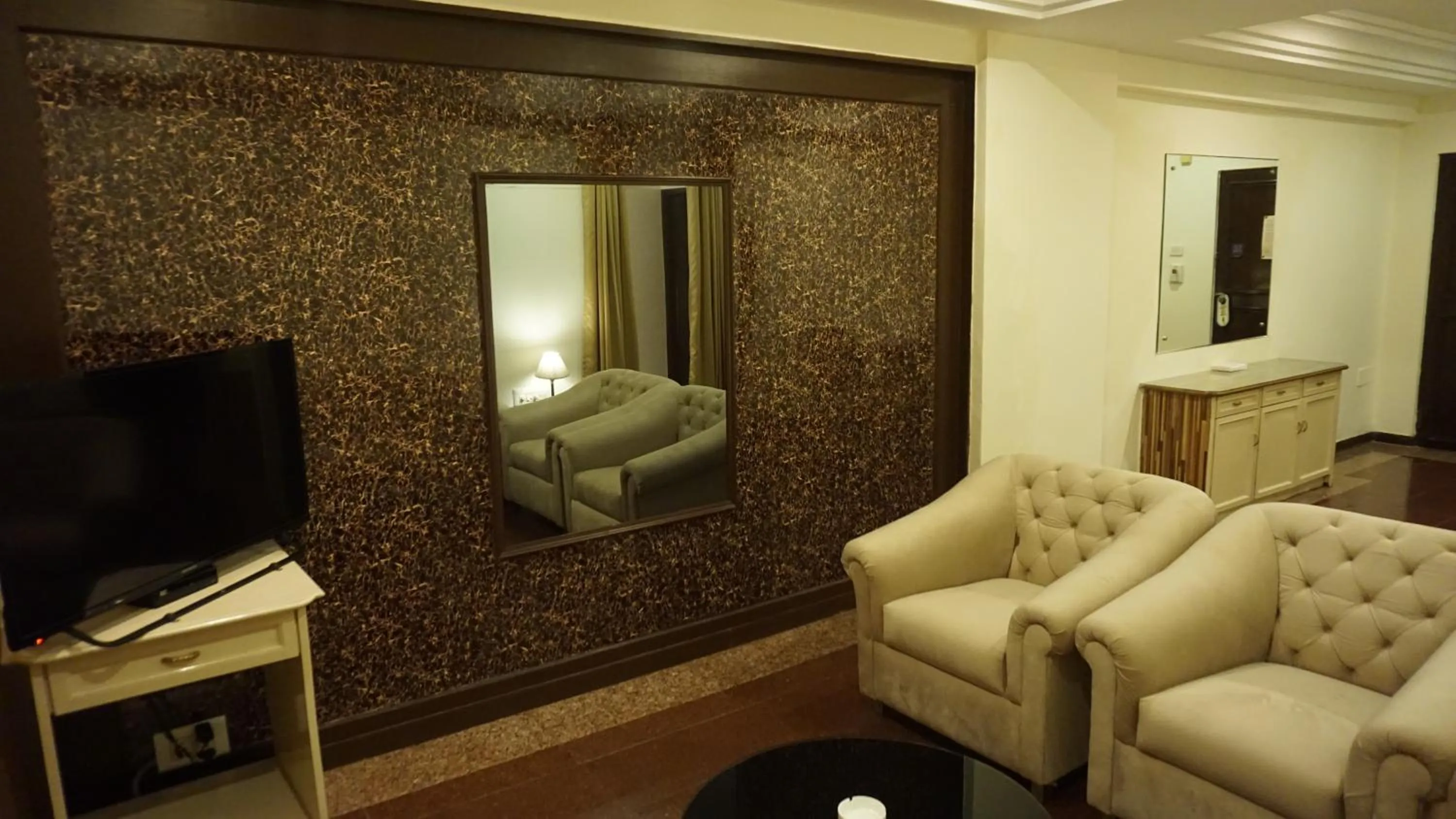 Hotel Poonja International