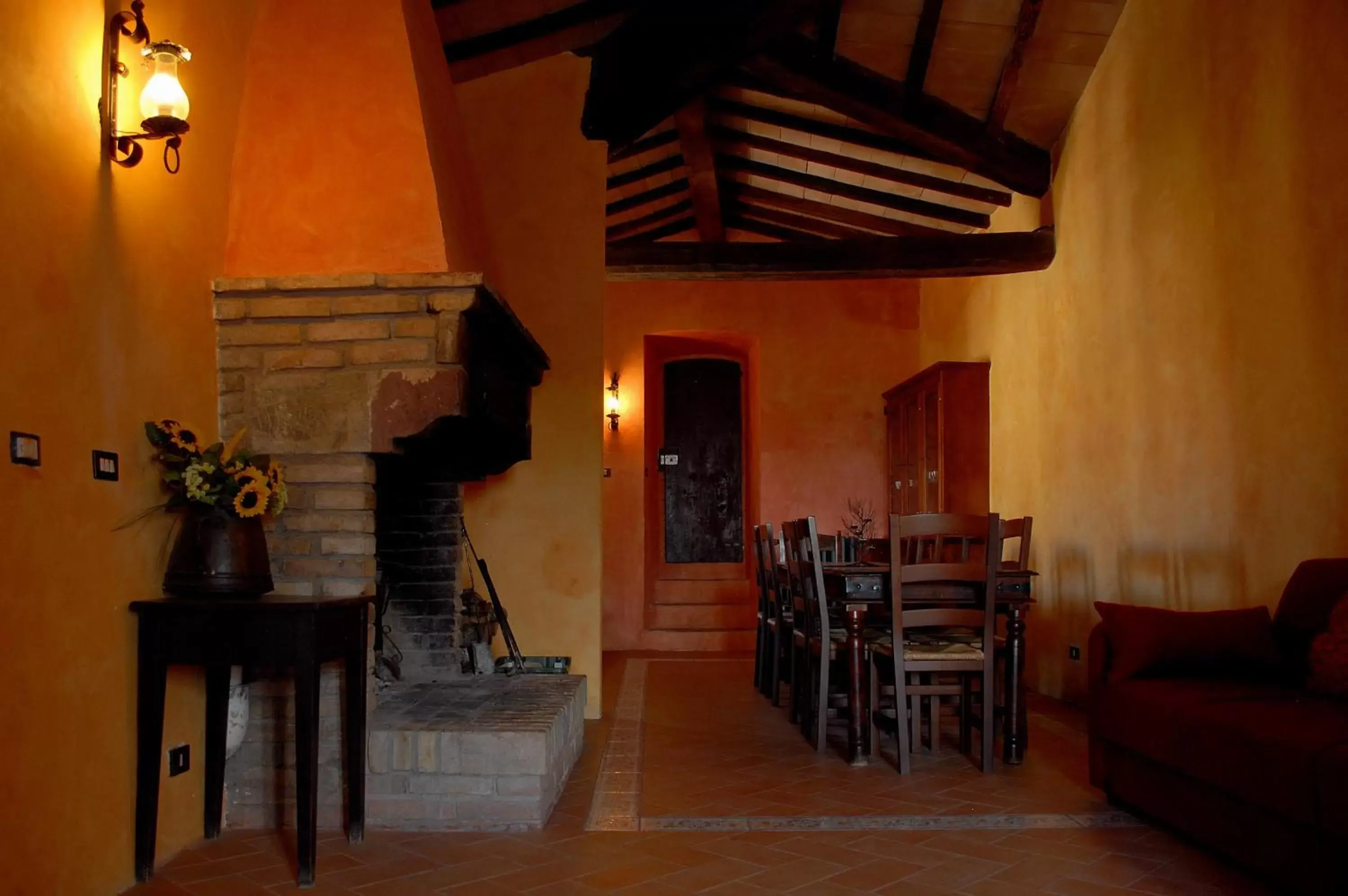 Lounge or bar, Dining Area in Castello Di Giomici