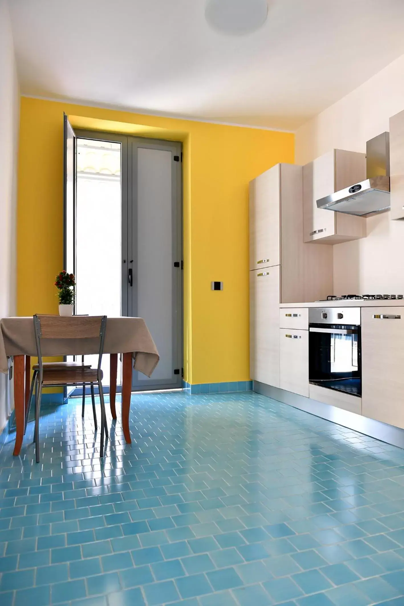 Kitchen or kitchenette, Swimming Pool in B&B A due passi