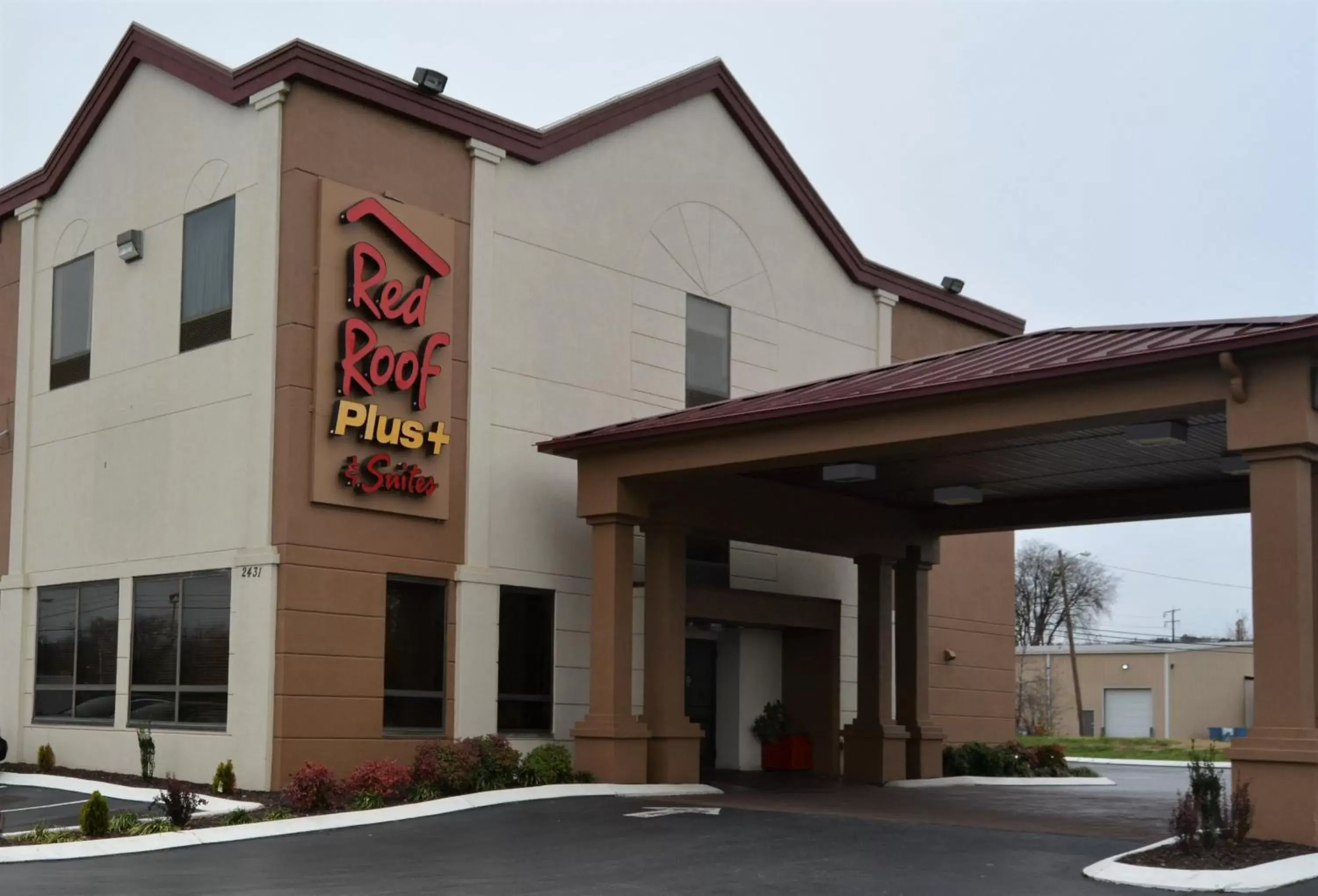 Property Building in Red Roof Inn PLUS+ & Suites Chattanooga - Downtown