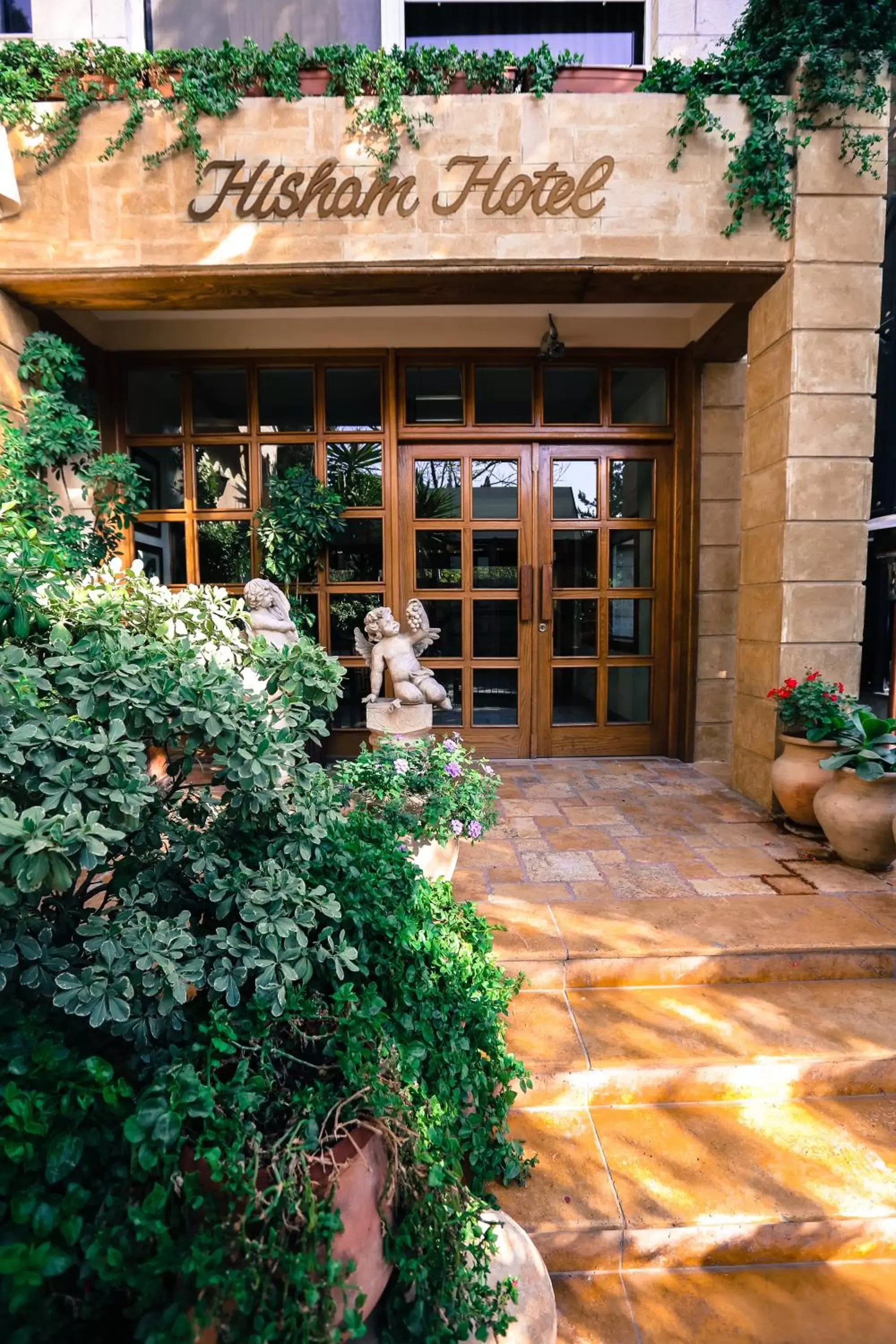 Facade/entrance in Hisham Hotel Facade/entrance in Hisham Hotel