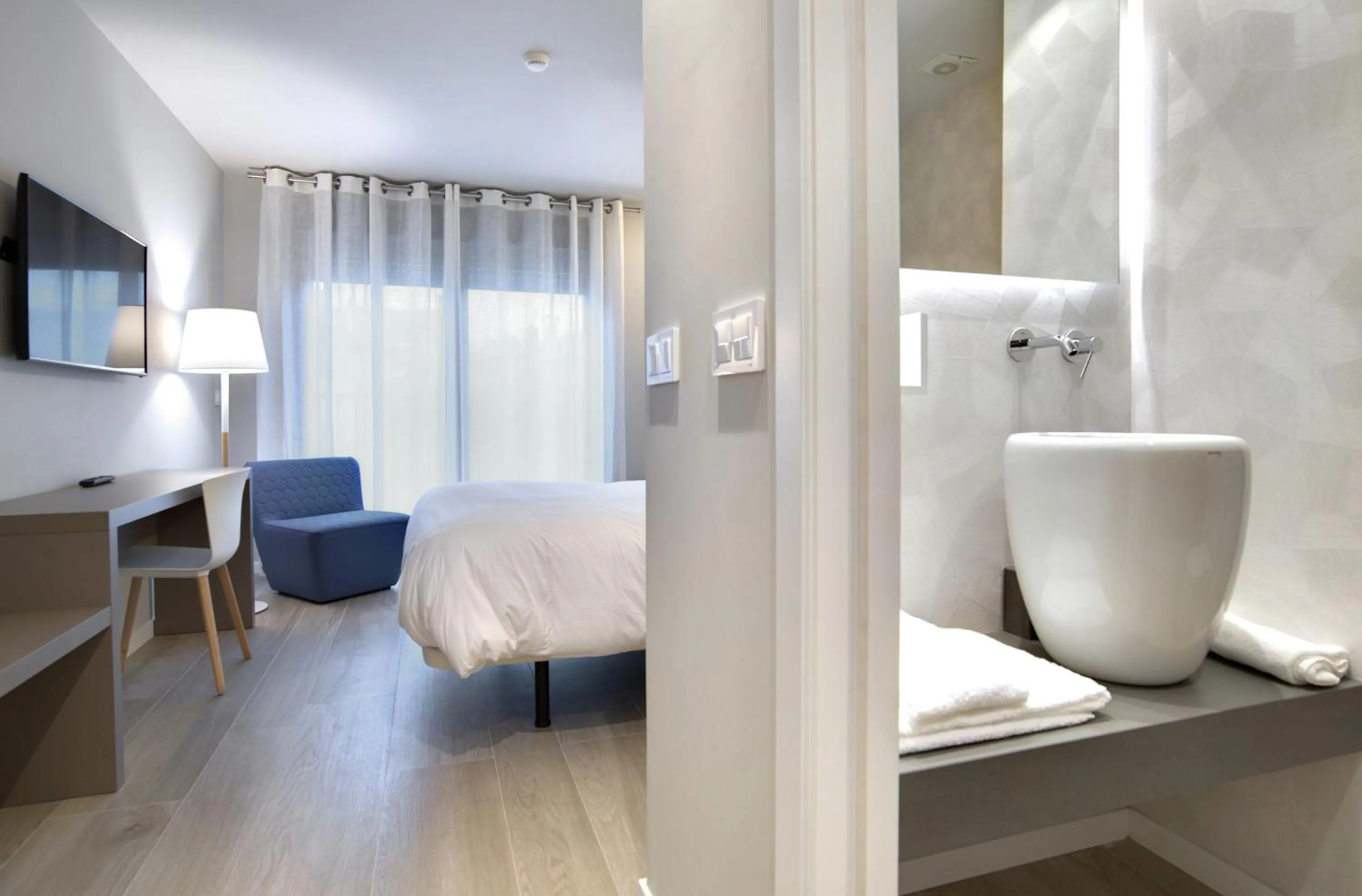 Photo of the whole room, Bed in Hotel Lemik