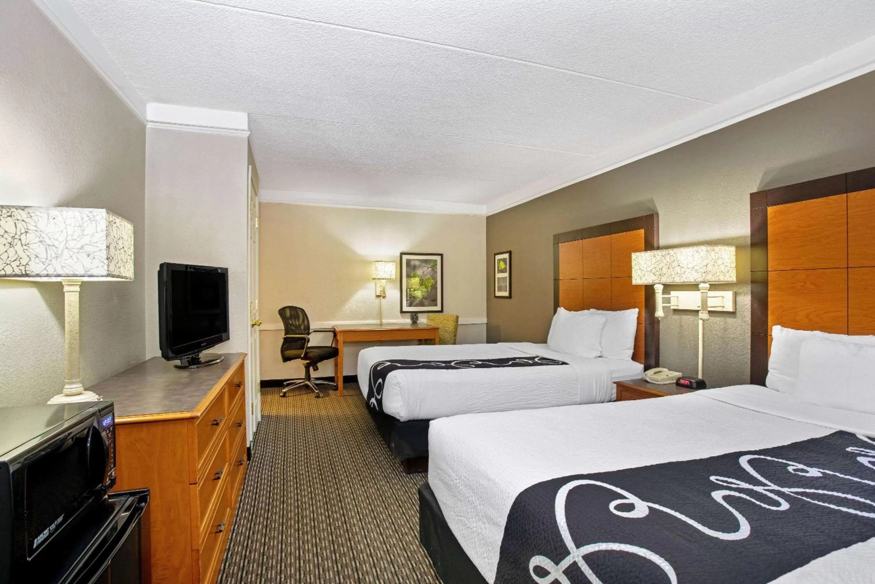 Photo of the whole room, Bed in La Quinta Inn by Wyndham Denver Golden