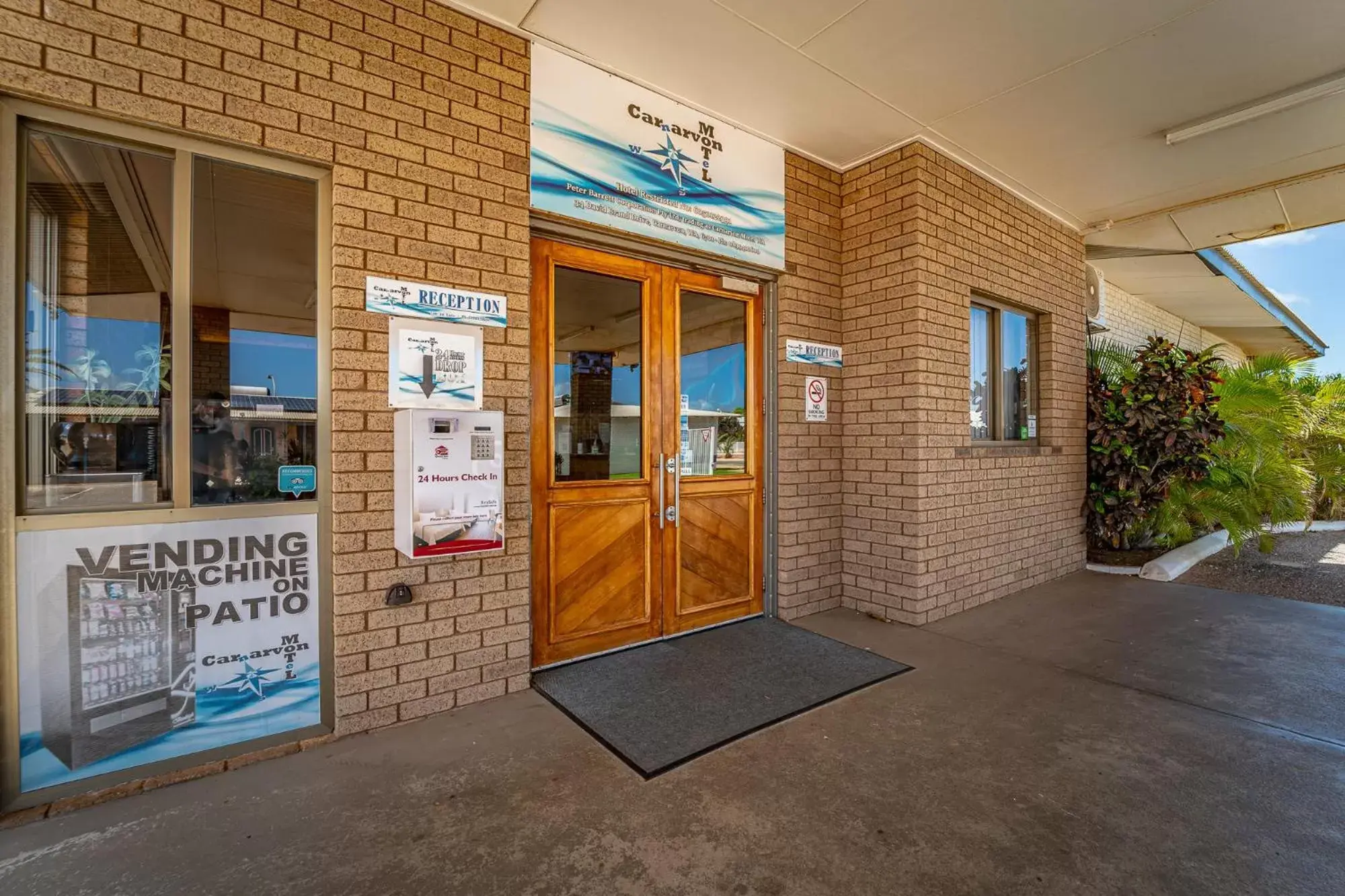 Facade/entrance in Carnarvon Motel Facade/entrance in Carnarvon Motel