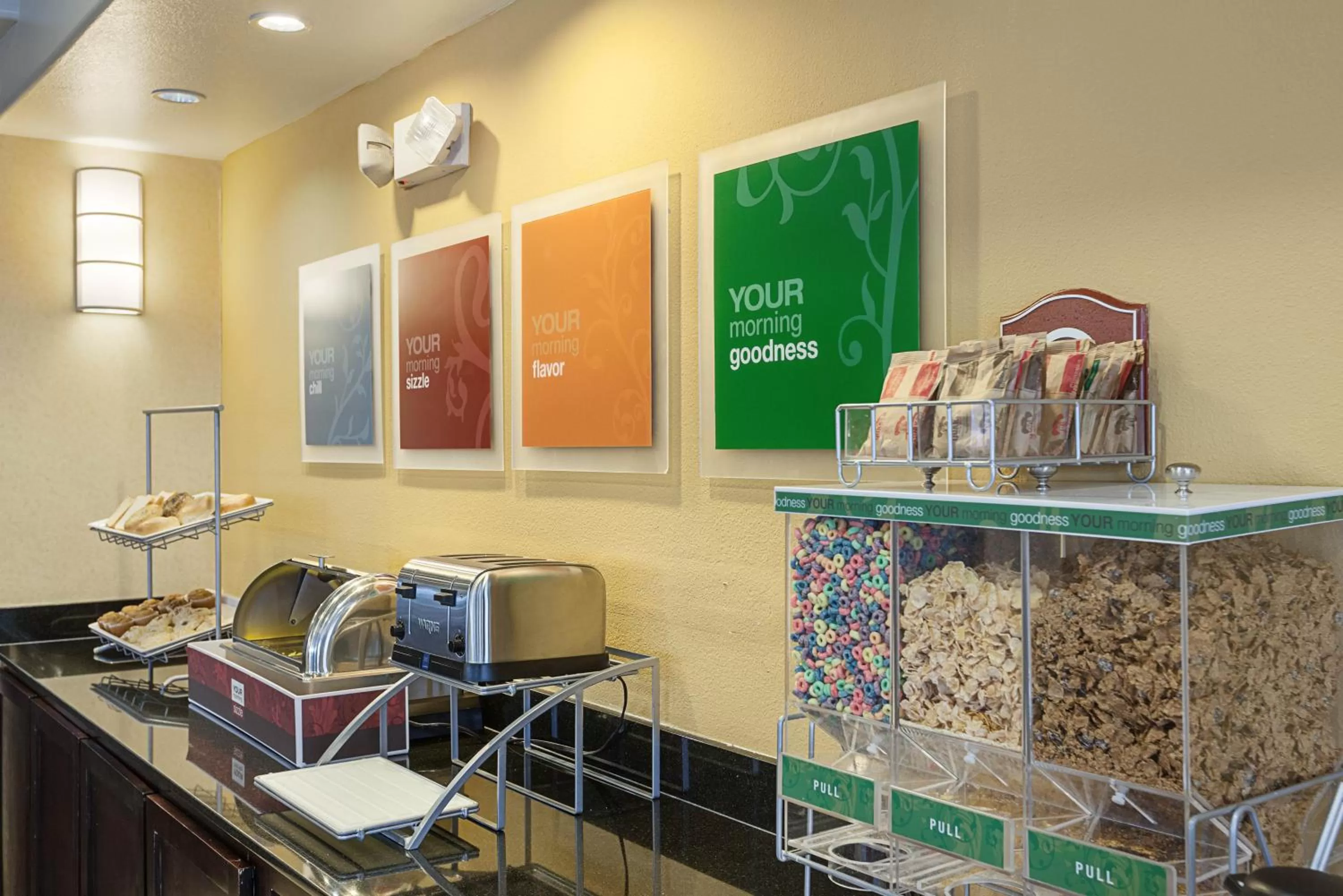 Coffee/tea facilities in Comfort Suites Medical Center near Six Flags