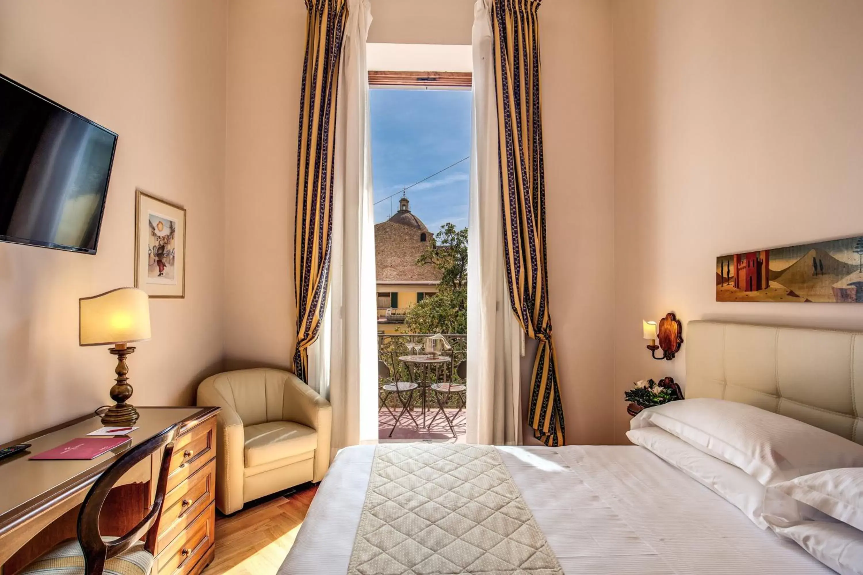 City view, Bed in Hotel Croce Di Malta