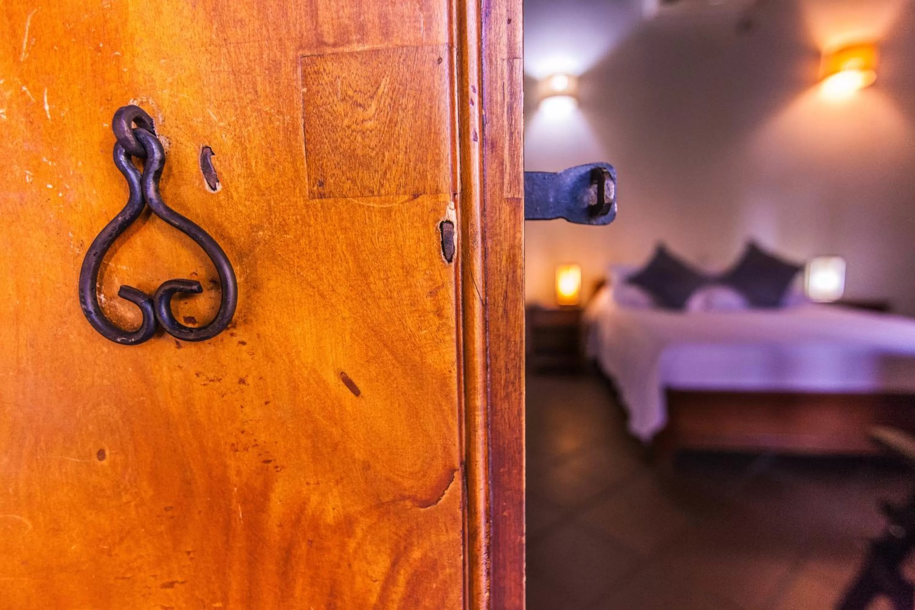 Decorative detail, Bed in La Casa Amarilla