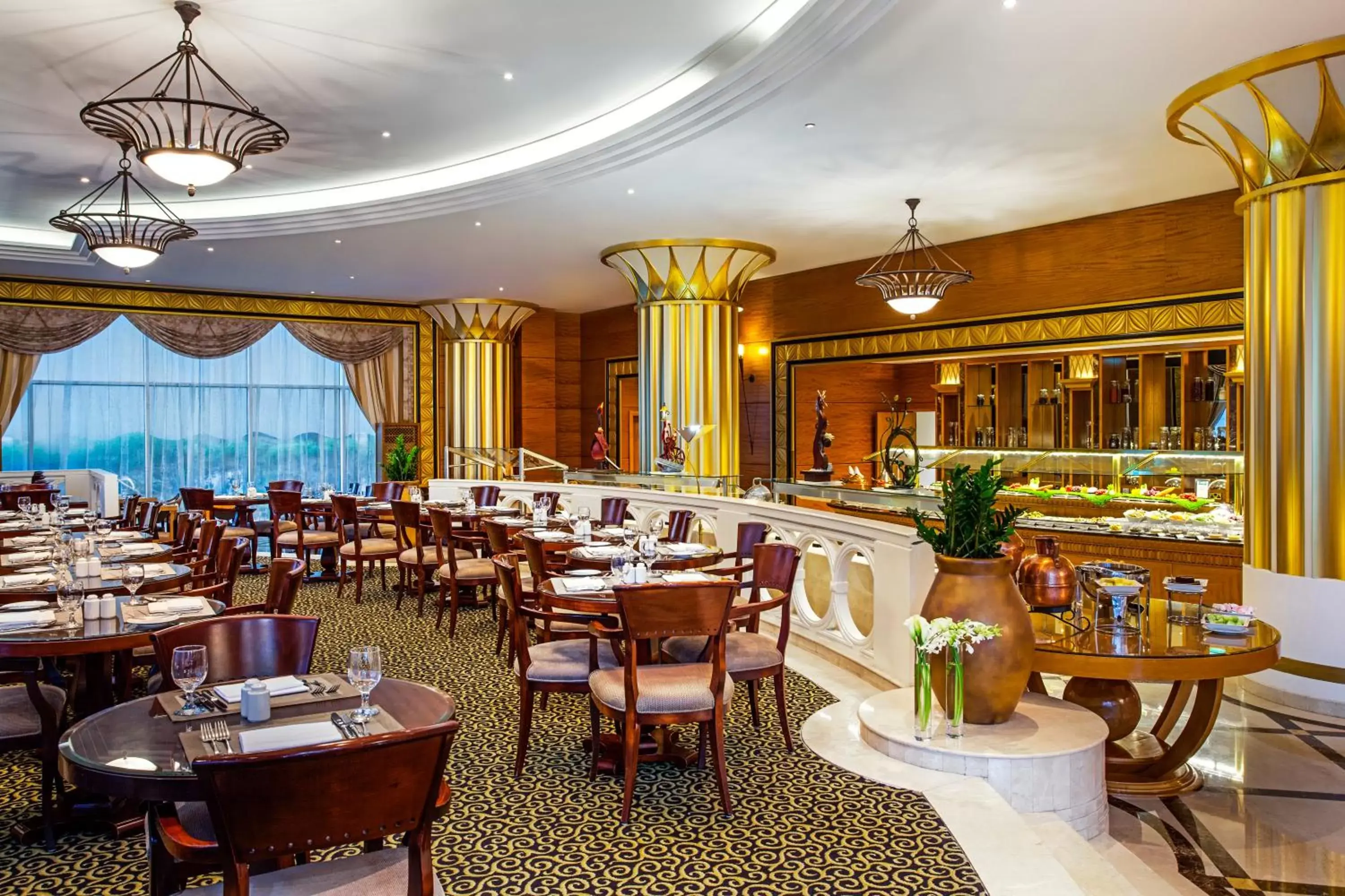 Dining area, Restaurant/Places to Eat in Corniche Hotel Abu Dhabi
