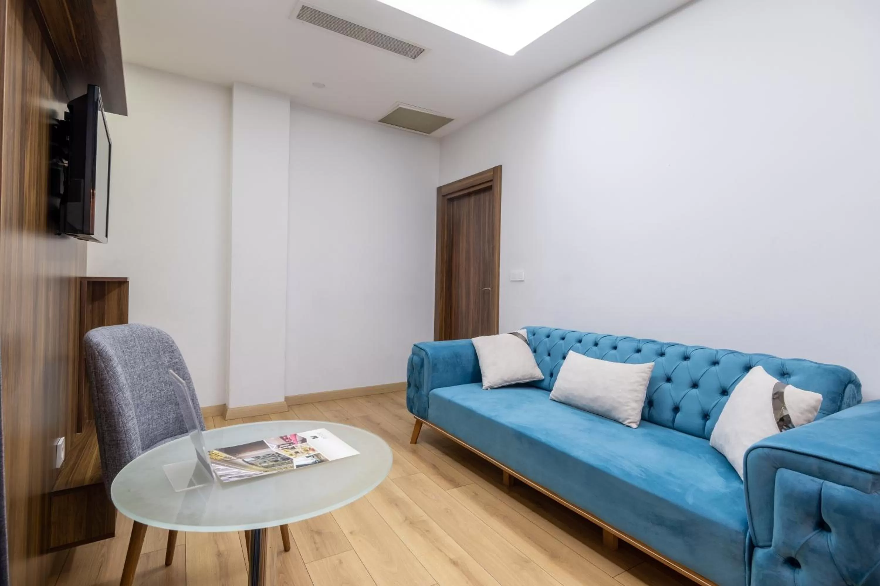 Communal lounge/ TV room, Seating Area in Beyzas Hotels & Suites