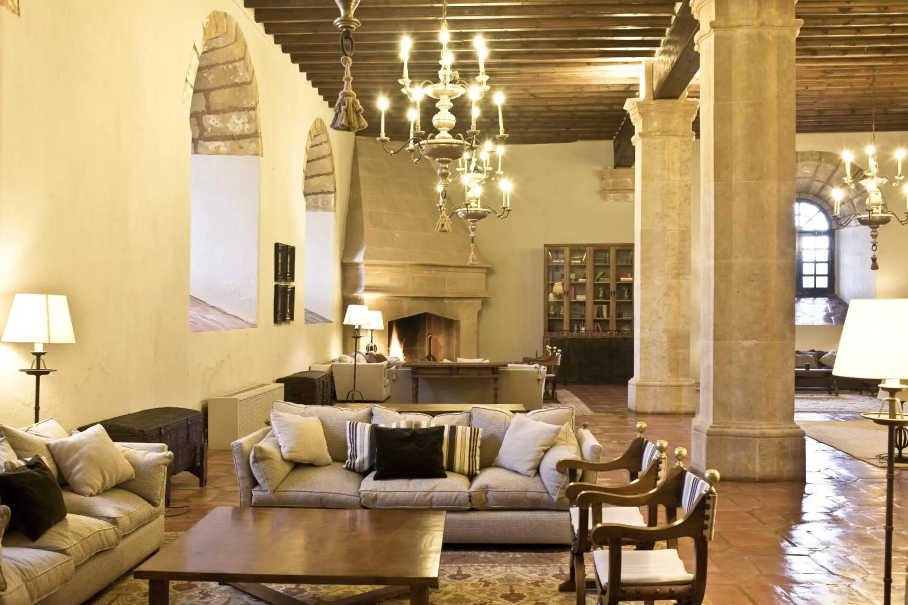 Communal lounge/ TV room, Seating Area in Parador de Siguenza