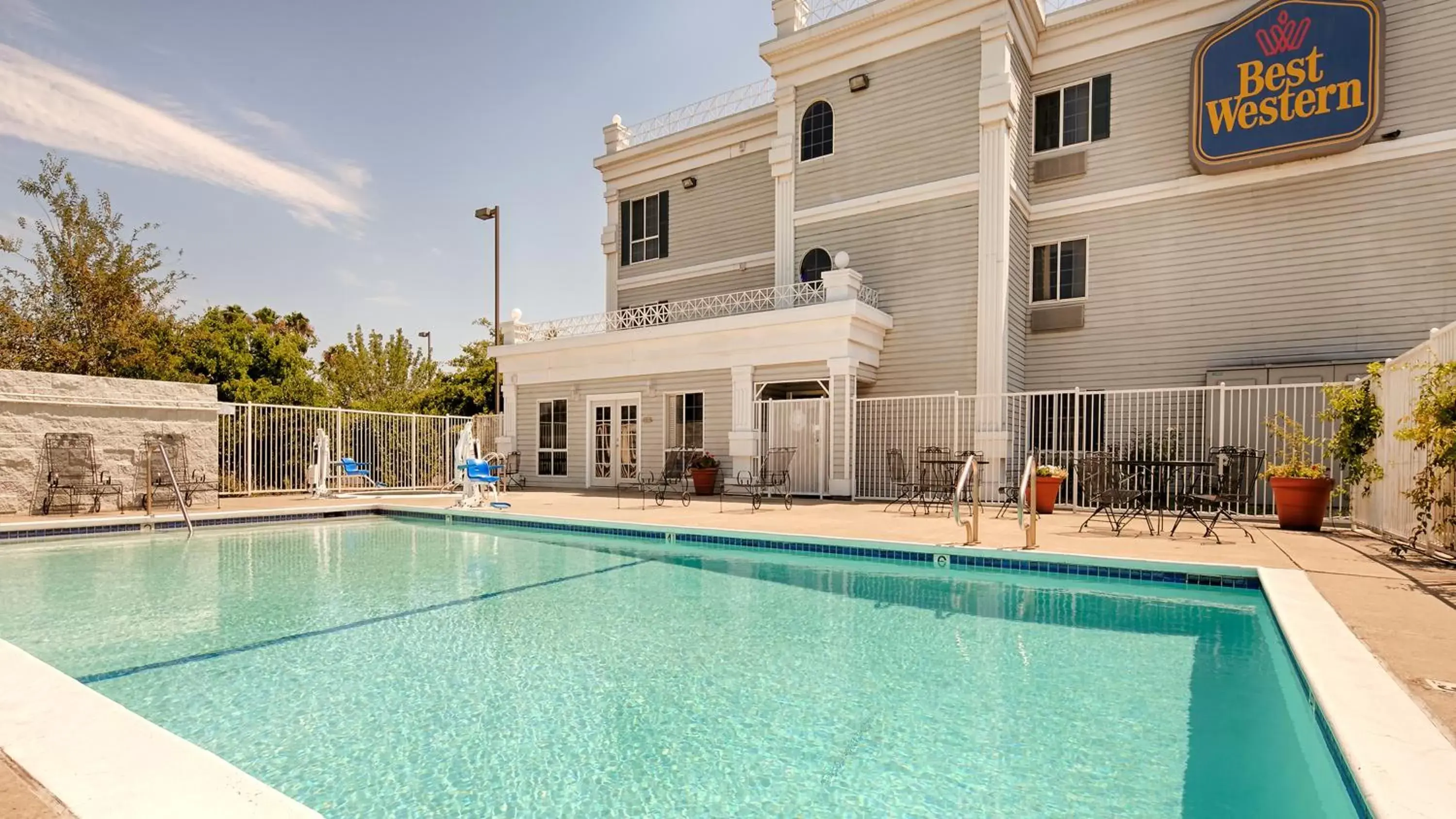 Swimming Pool in Best Western Capital City Inn