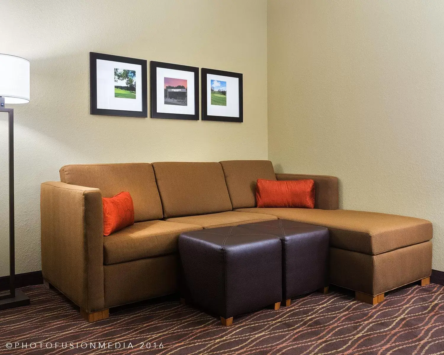 Living room, Seating Area in Comfort Suites DuBois
