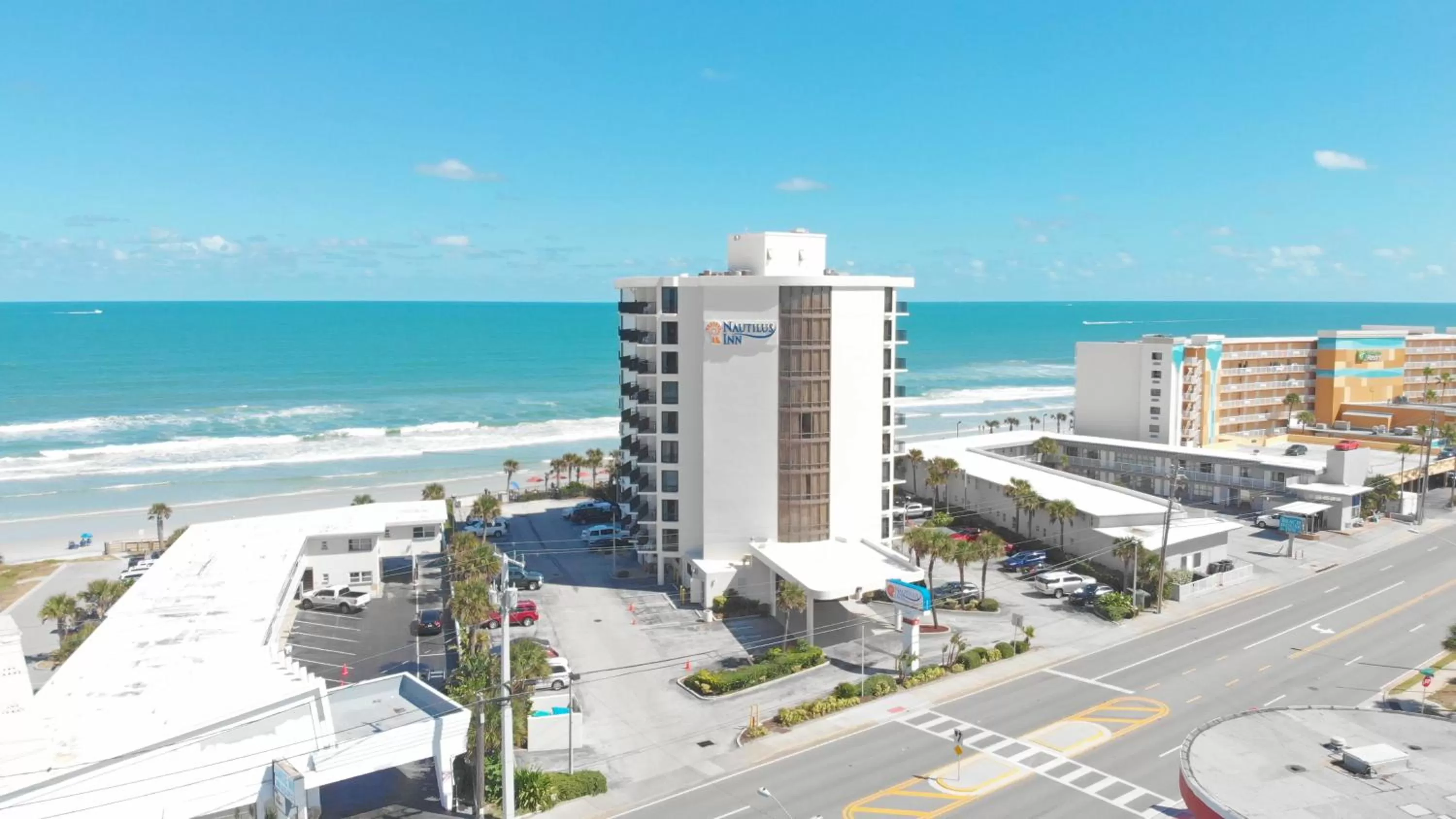 Property building in Nautilus Inn - Daytona Beach