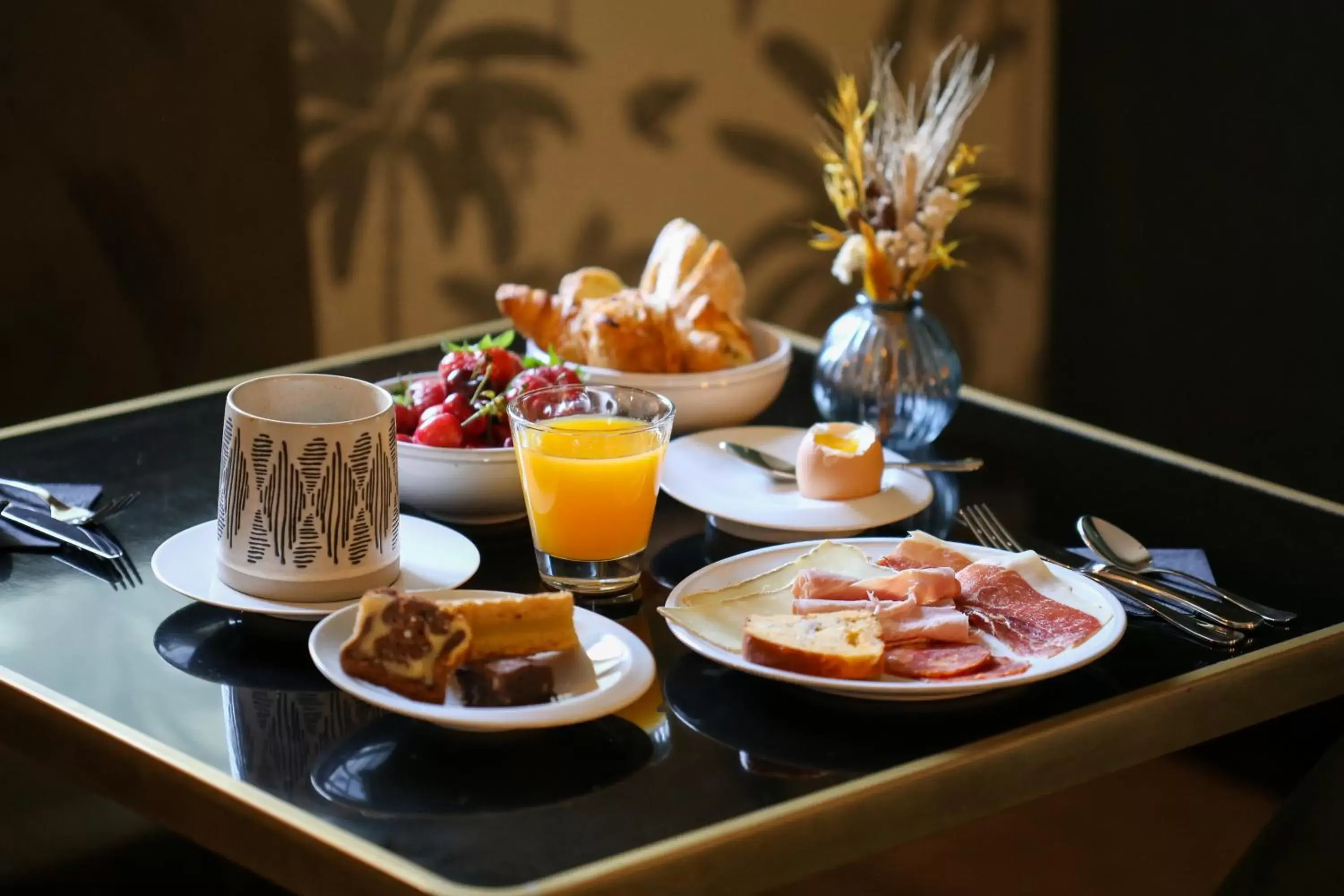 Breakfast in Hôtel des Basses Pyrénées - Bayonne