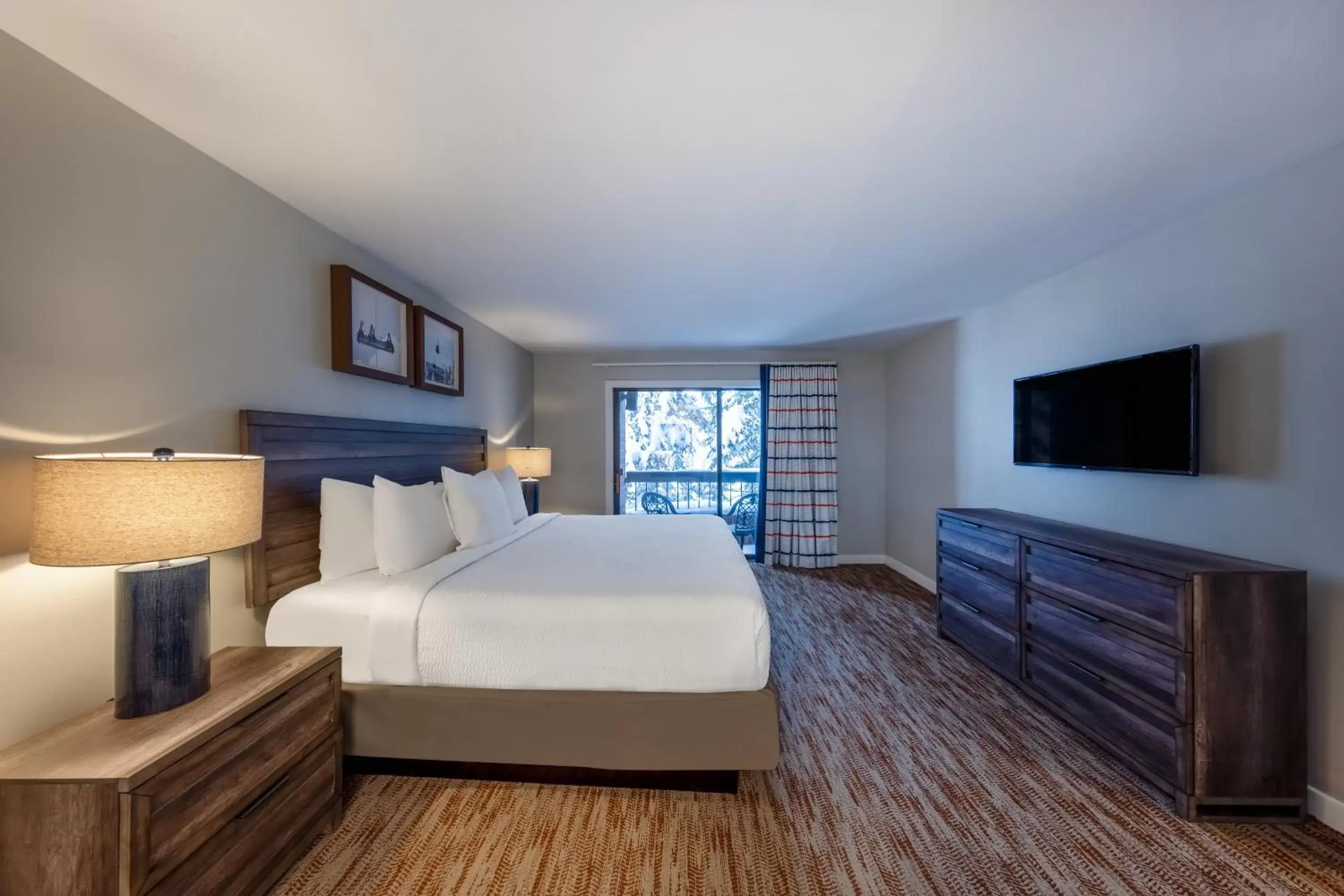 Bedroom in Park Plaza Resort Park City, a Ramada by Wyndham