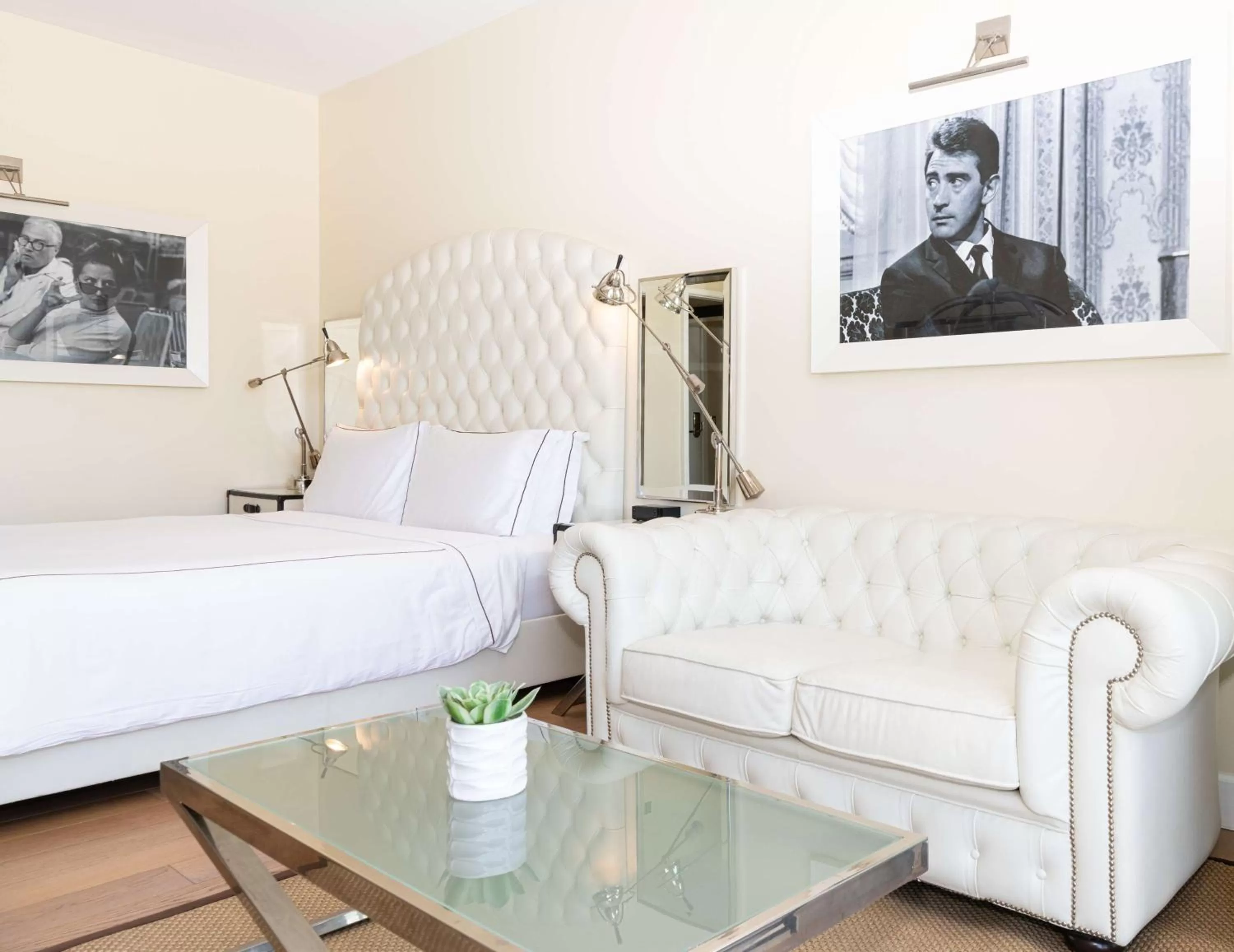 Living room, Bed in Cameo Beverly Hills