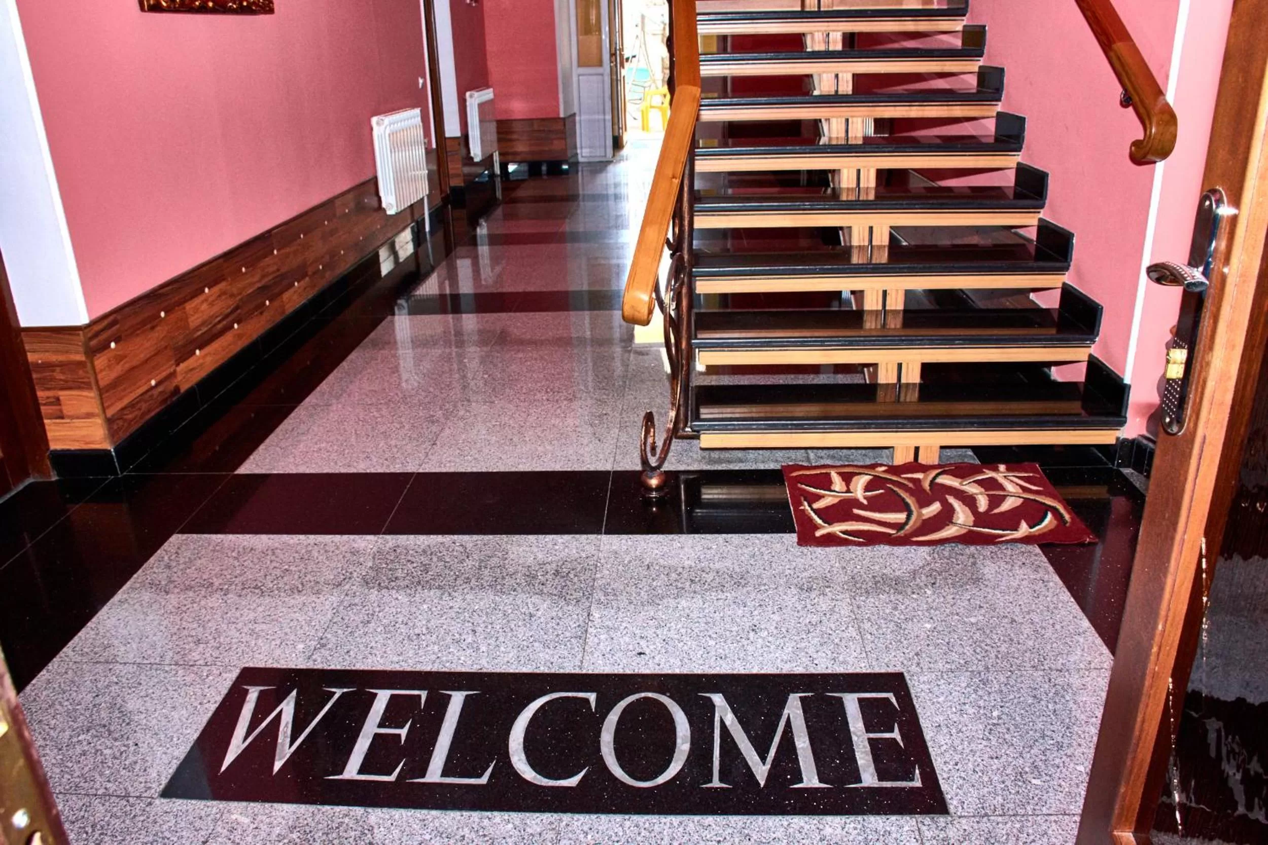 Facade/entrance in Hotel Art-Seg