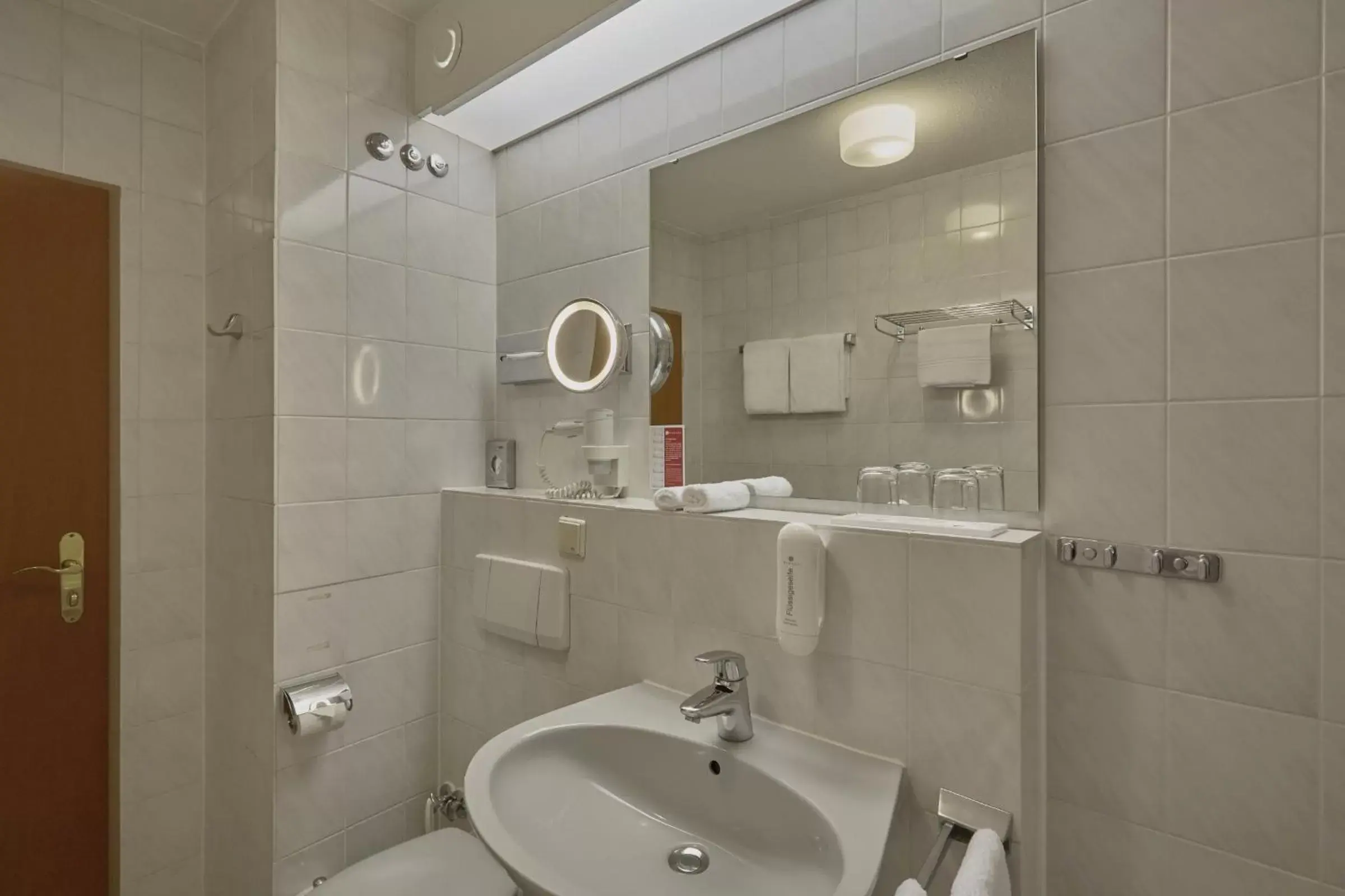 Toilet, Bathroom in Novum Hotel Mannheim City