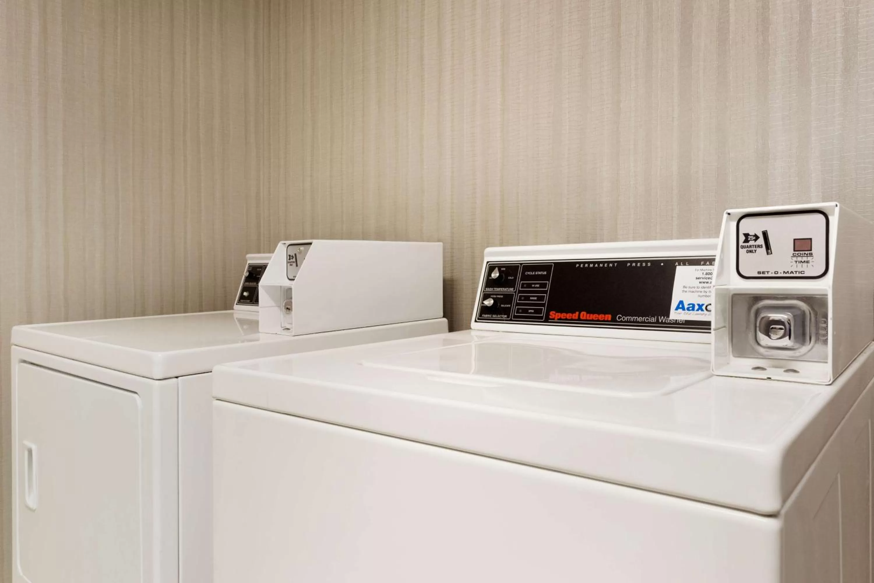 Property building in Hampton Inn & Suites Largo