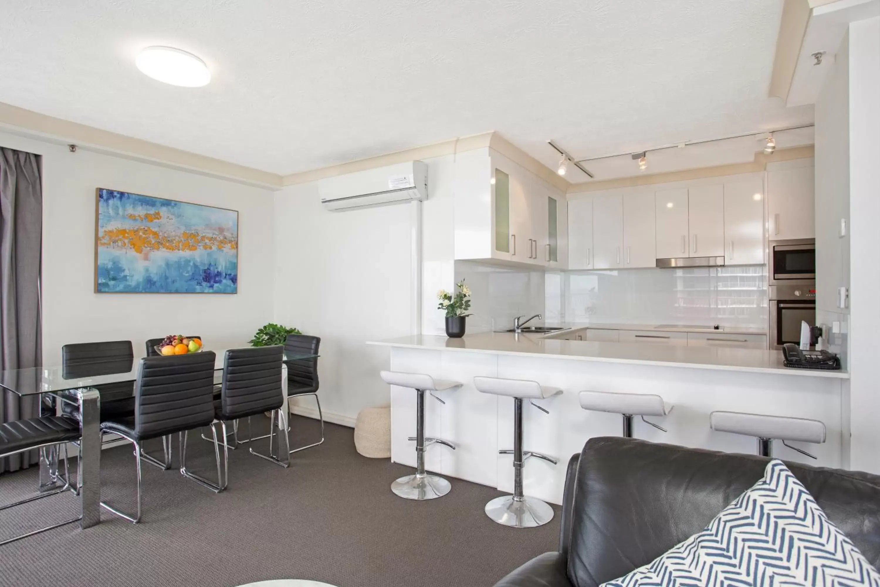 Dining area, Kitchen/Kitchenette in Aegean Resort Apartments