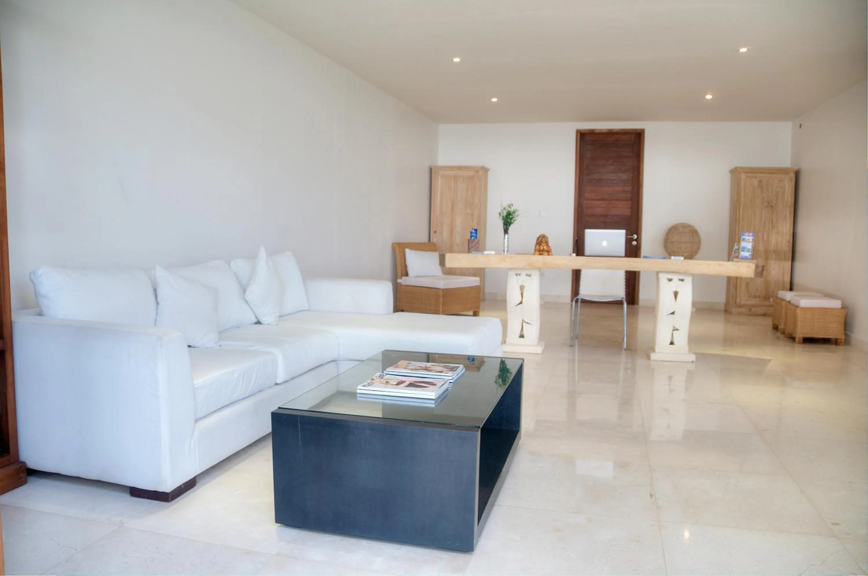 Lobby or reception in Kokomo Resort Gili Gede