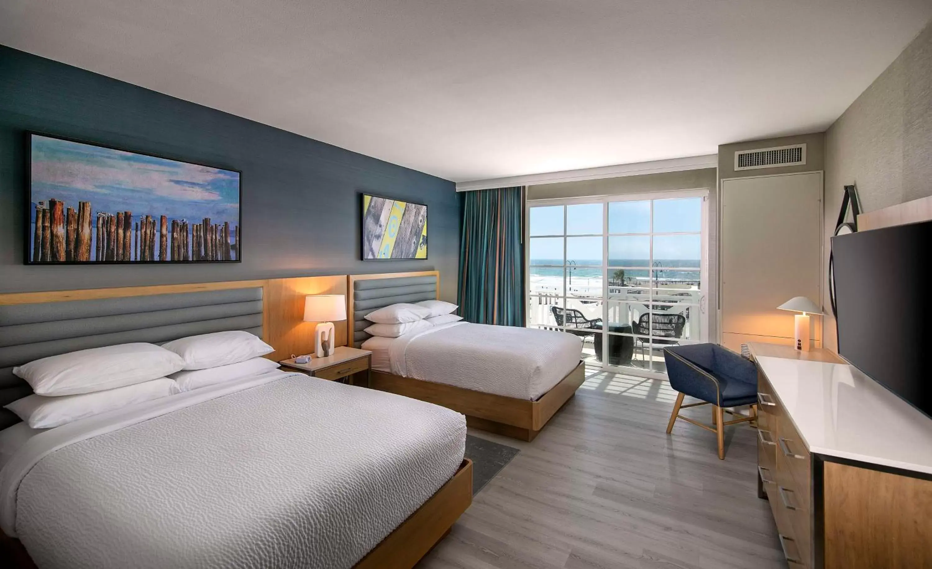 Superior Queen Room with Two Queen Beds and Ocean view in Inn at the Pier Pismo Beach, Curio Collection by Hilton Superior Queen Room with Two Queen Beds and Ocean view in Inn at the Pier Pismo Beach, Curio Collection by Hilton