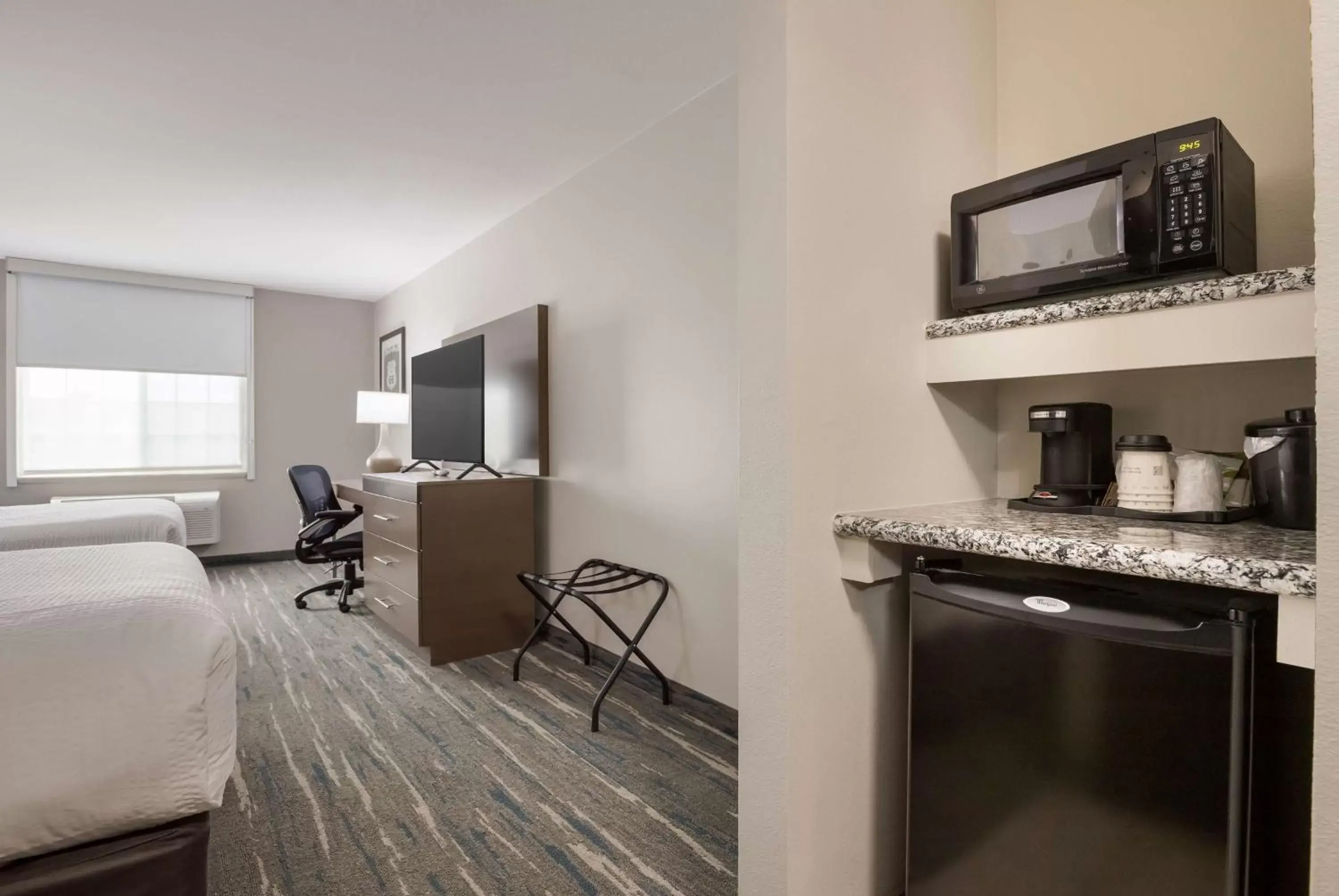 Bedroom, Bed in Best Western NSU Inn Bedroom, Bed in Best Western NSU Inn