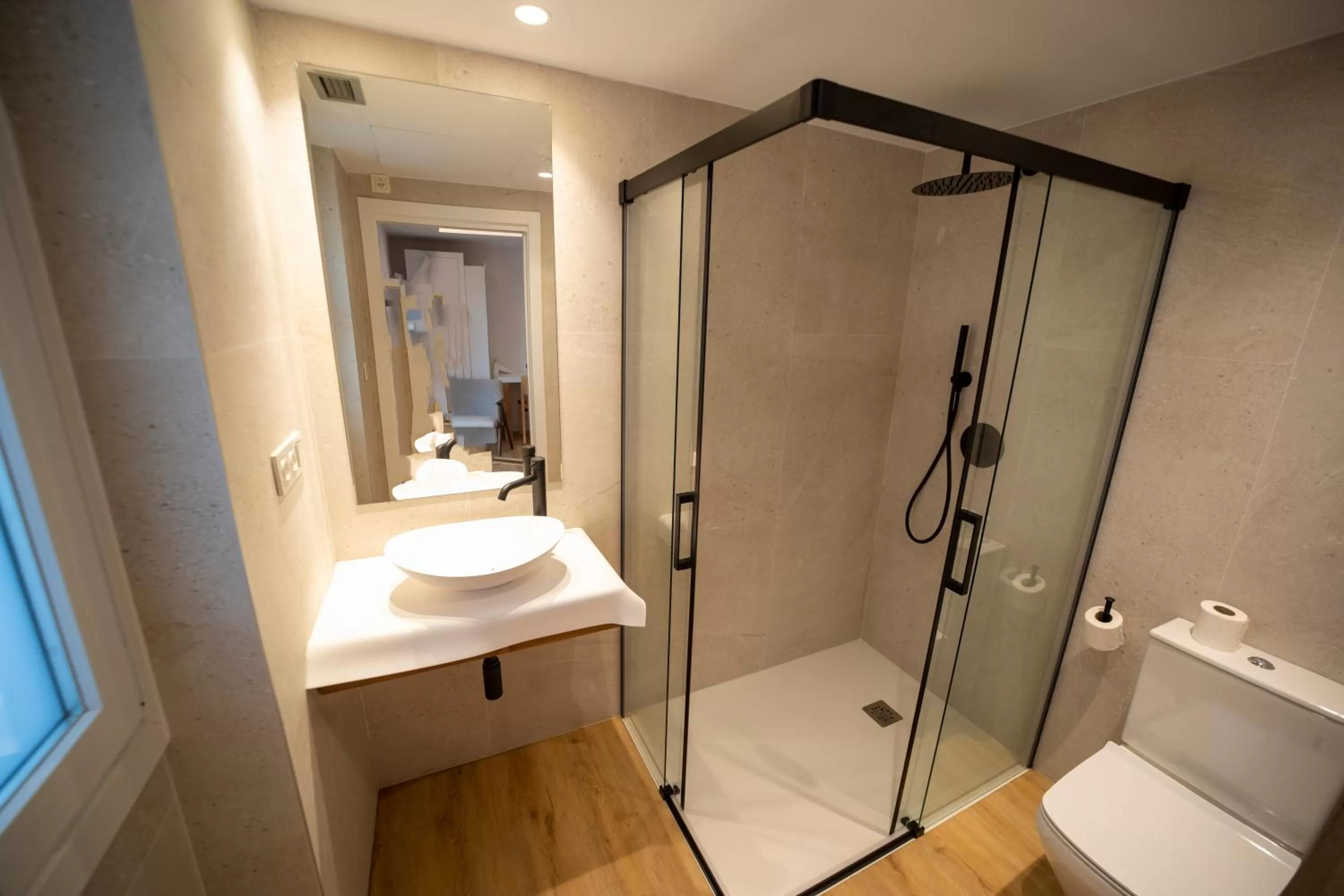 Shower in Hotel Boutique Berazadi Berri