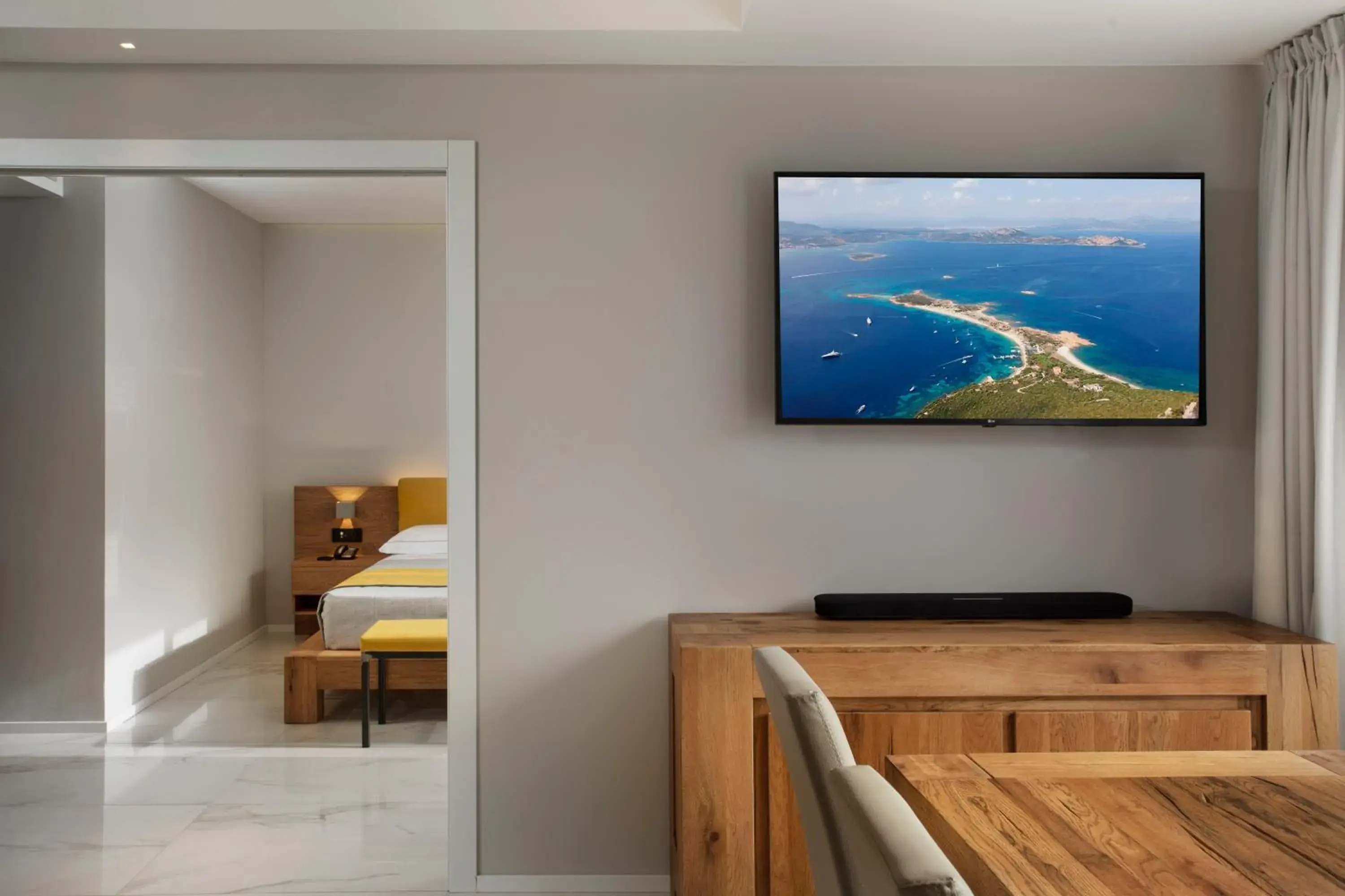 Bedroom, TV/Entertainment Center in Hotel San Teodoro