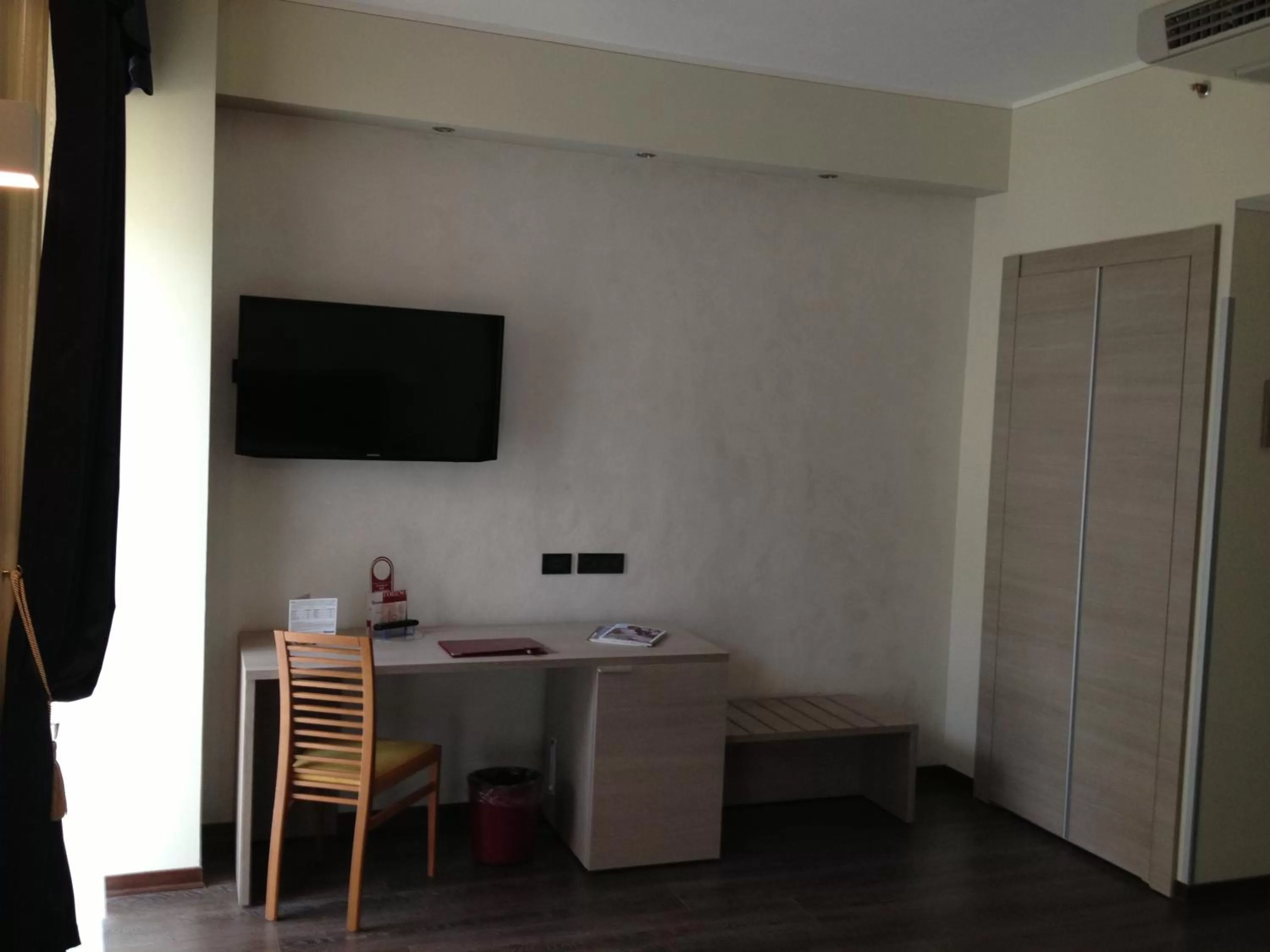 TV and multimedia in Hotel Continental