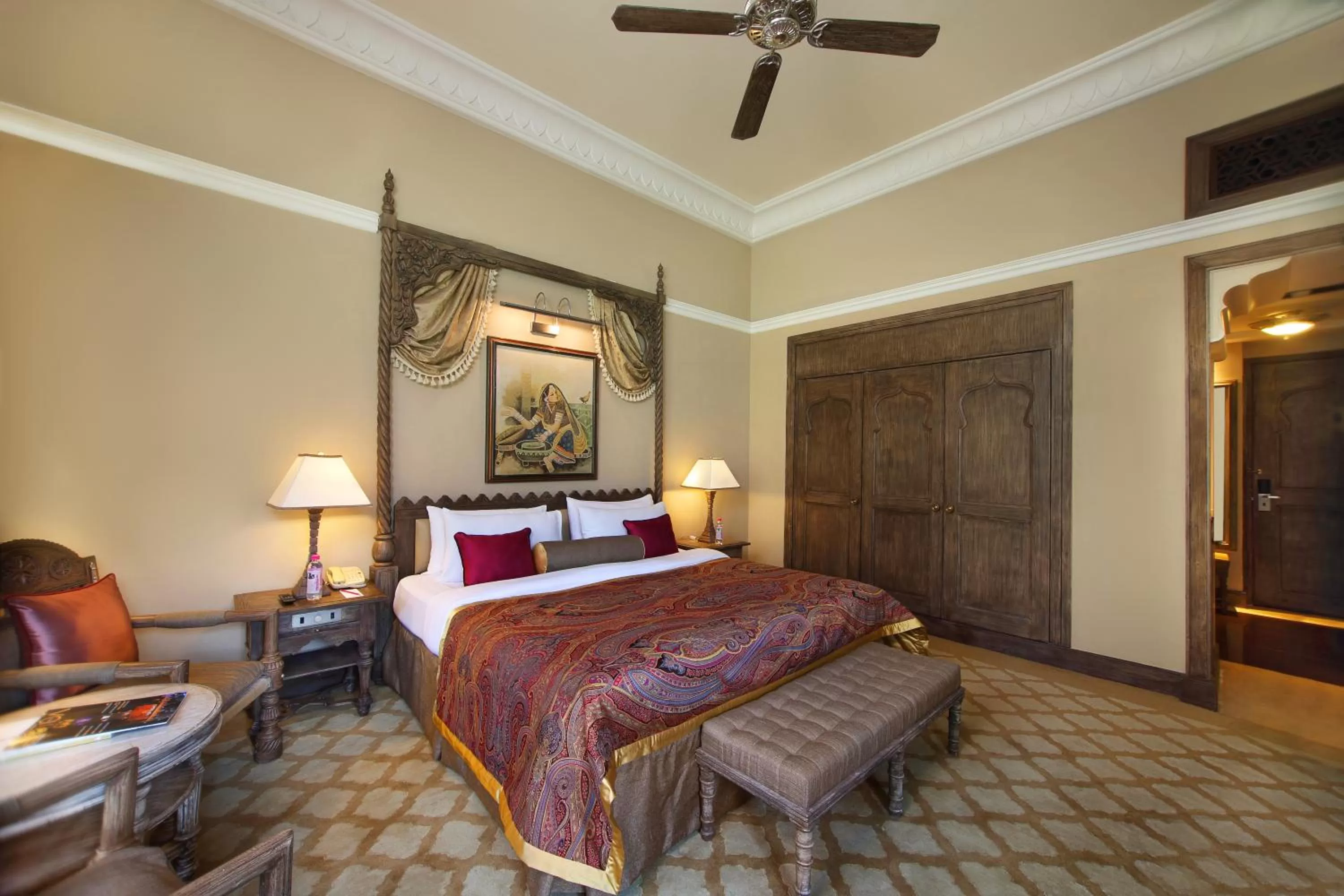 Bed in Taj Hari Mahal Jodhpur