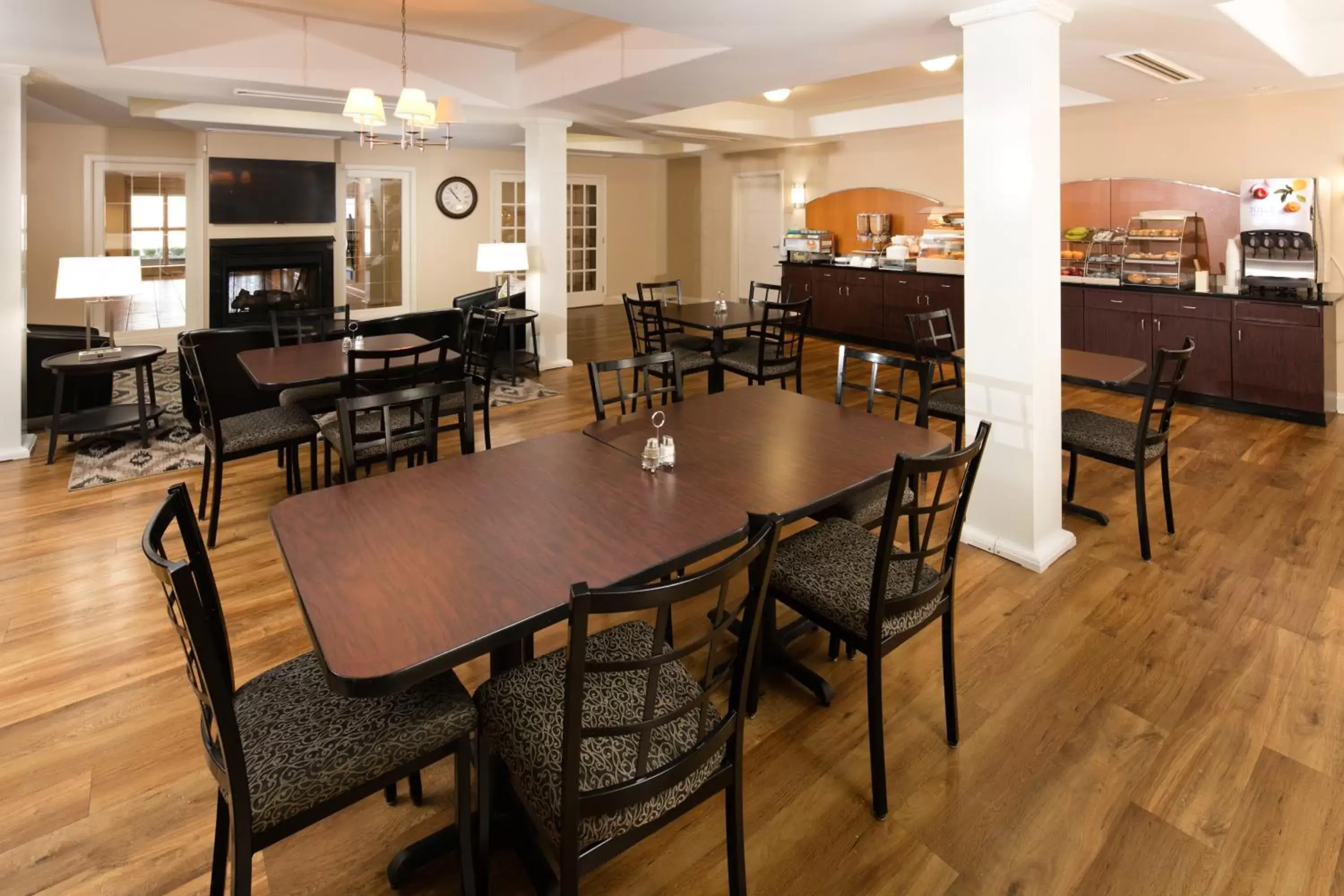 Restaurant/Places to Eat in Country Inn & Suites by Radisson, Elizabethtown, KY