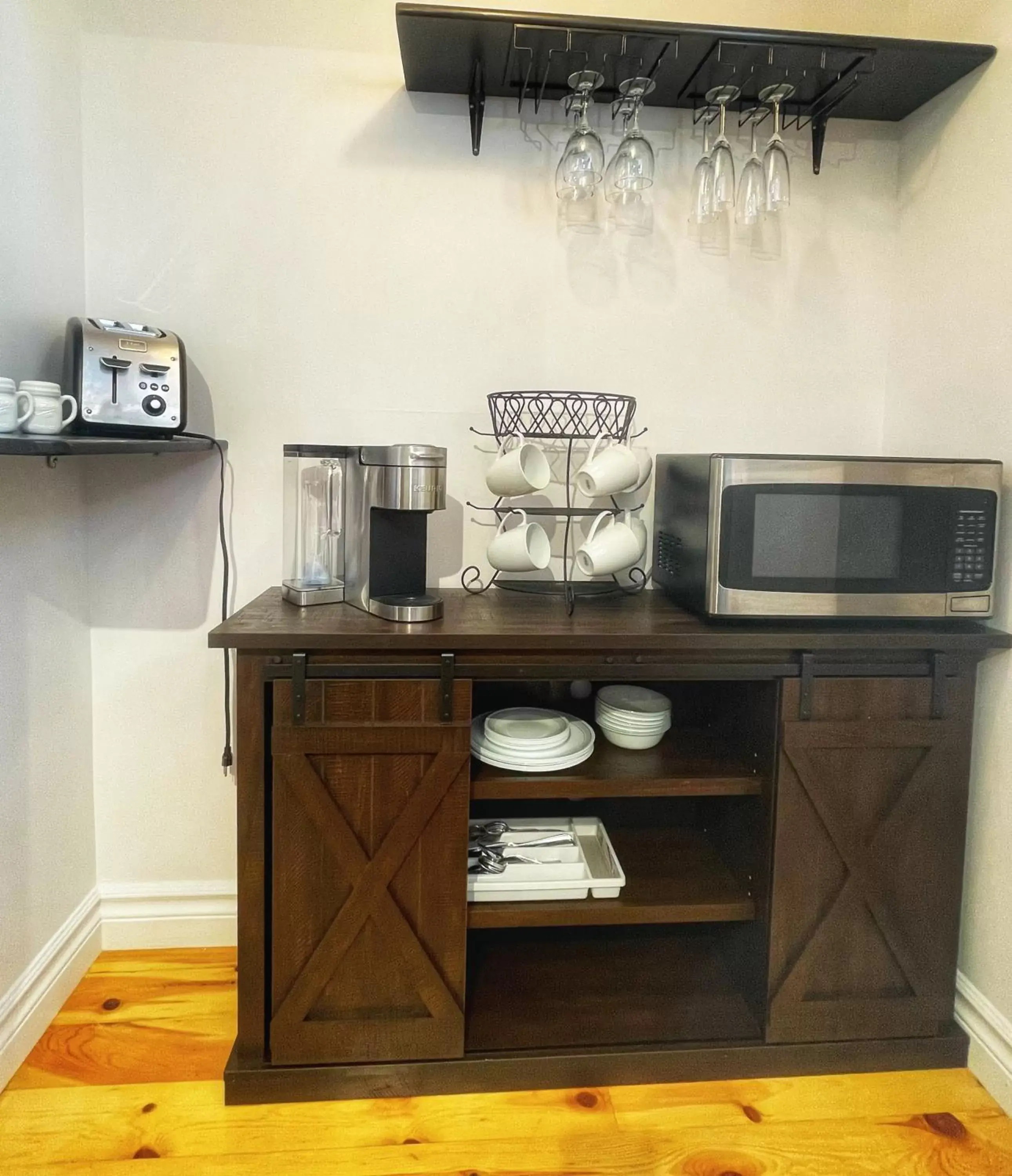 Kitchen or kitchenette in Auberge Le Lupin B&B-Self Check-in
