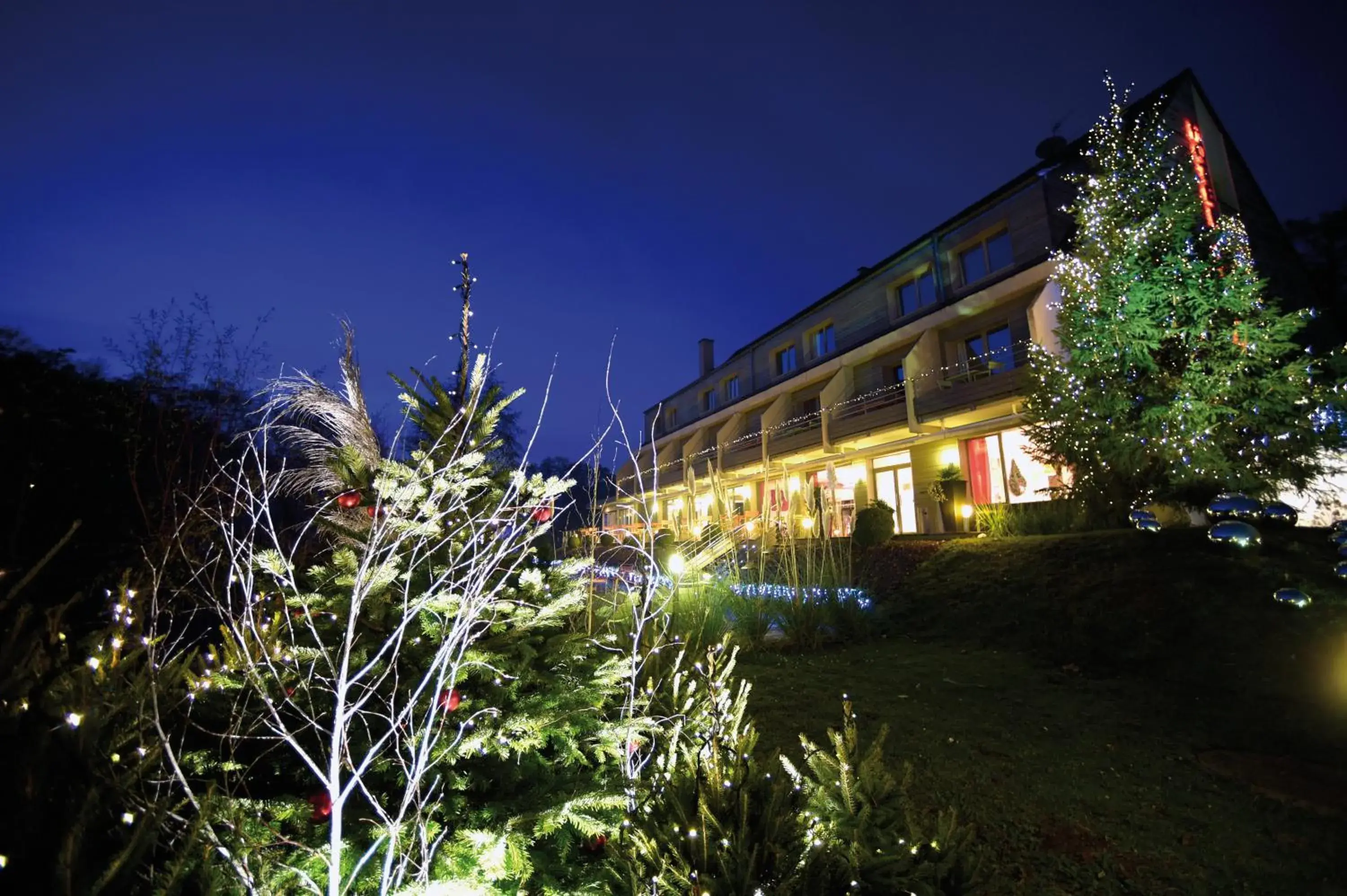 Facade/entrance, Property Building in Hotel Du Lac