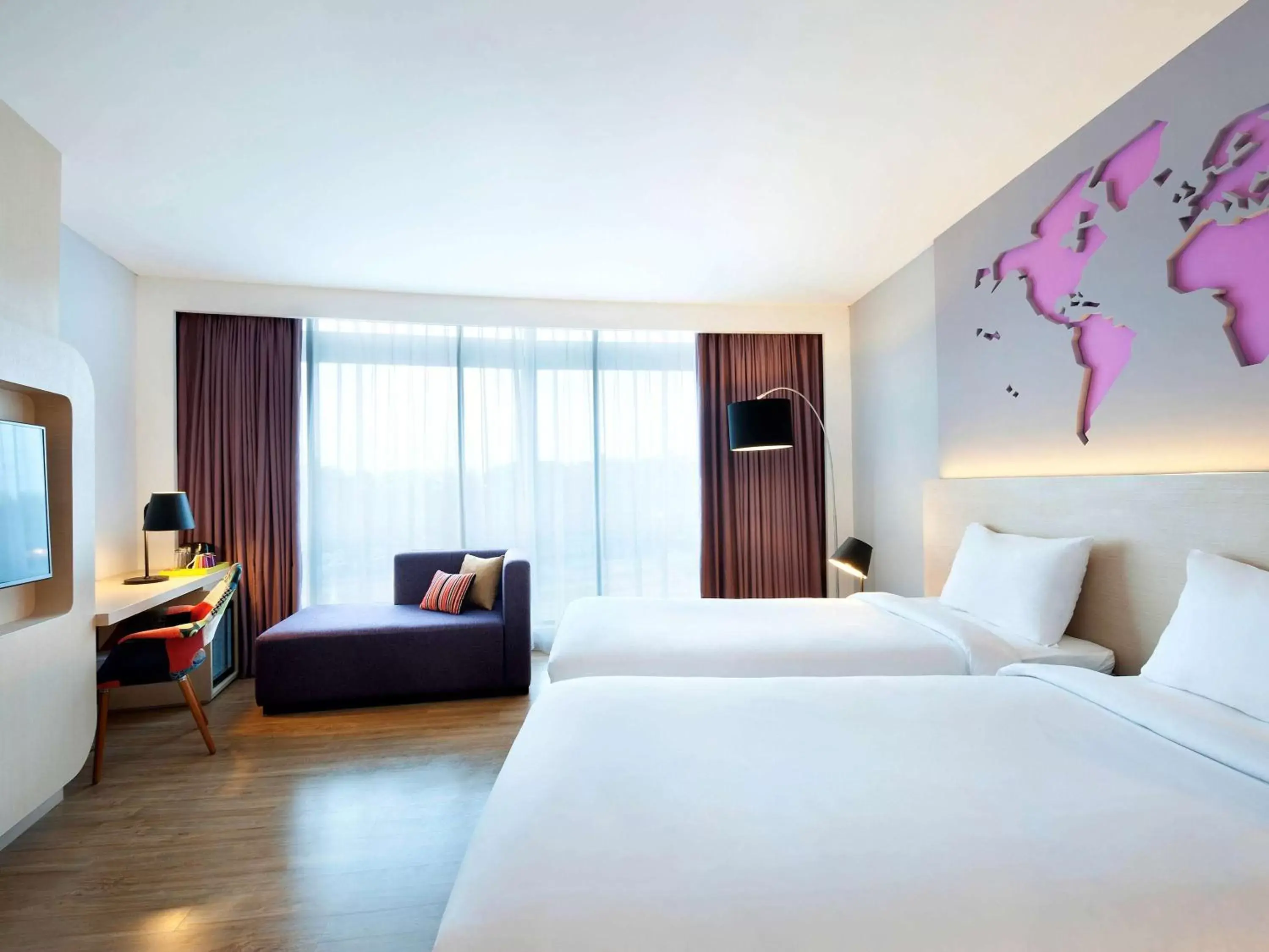 Photo of the whole room in Ibis Styles Jakarta Airport