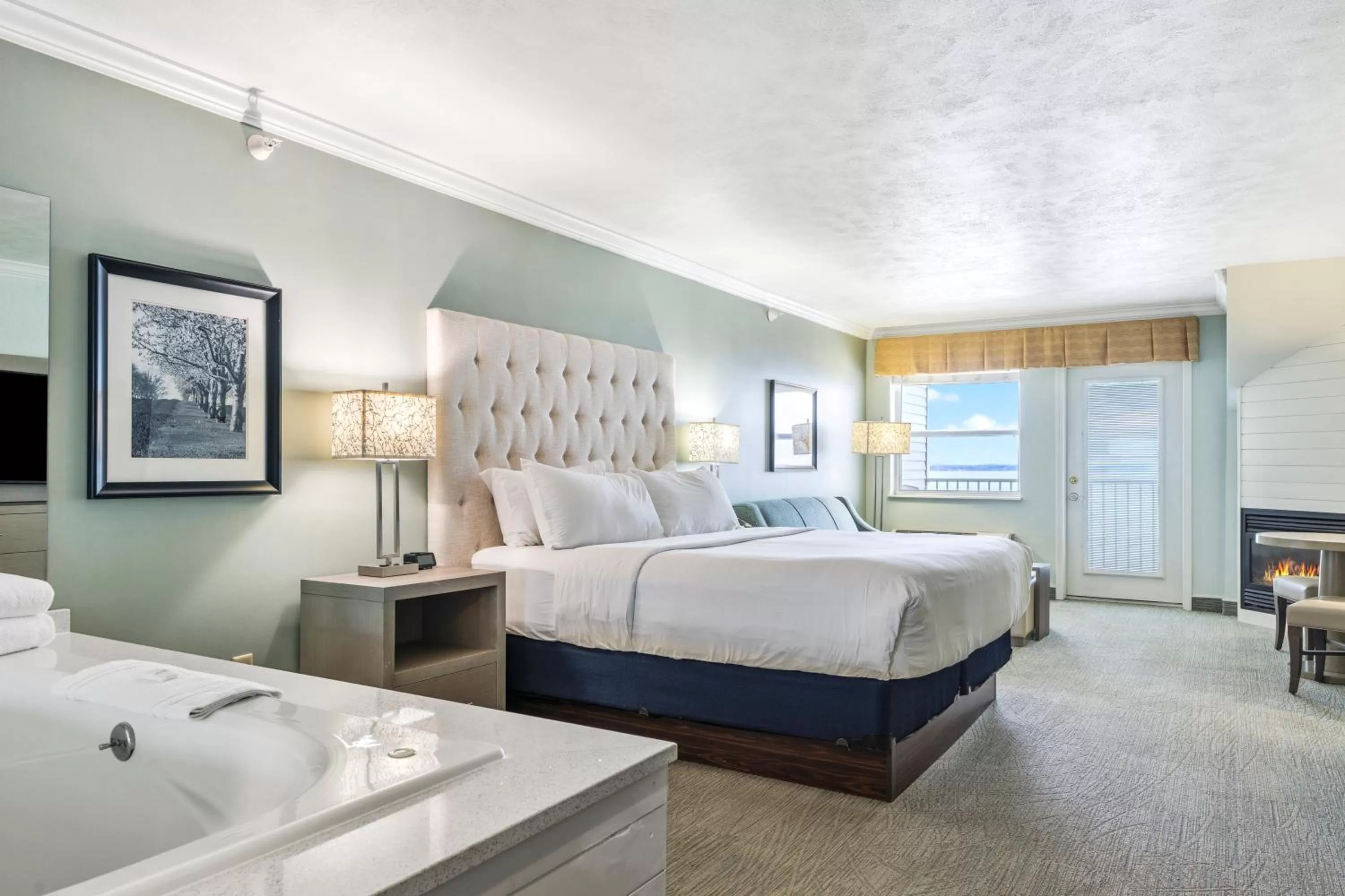 Hot Tub, Bed in Cherry Tree Inn & Suites