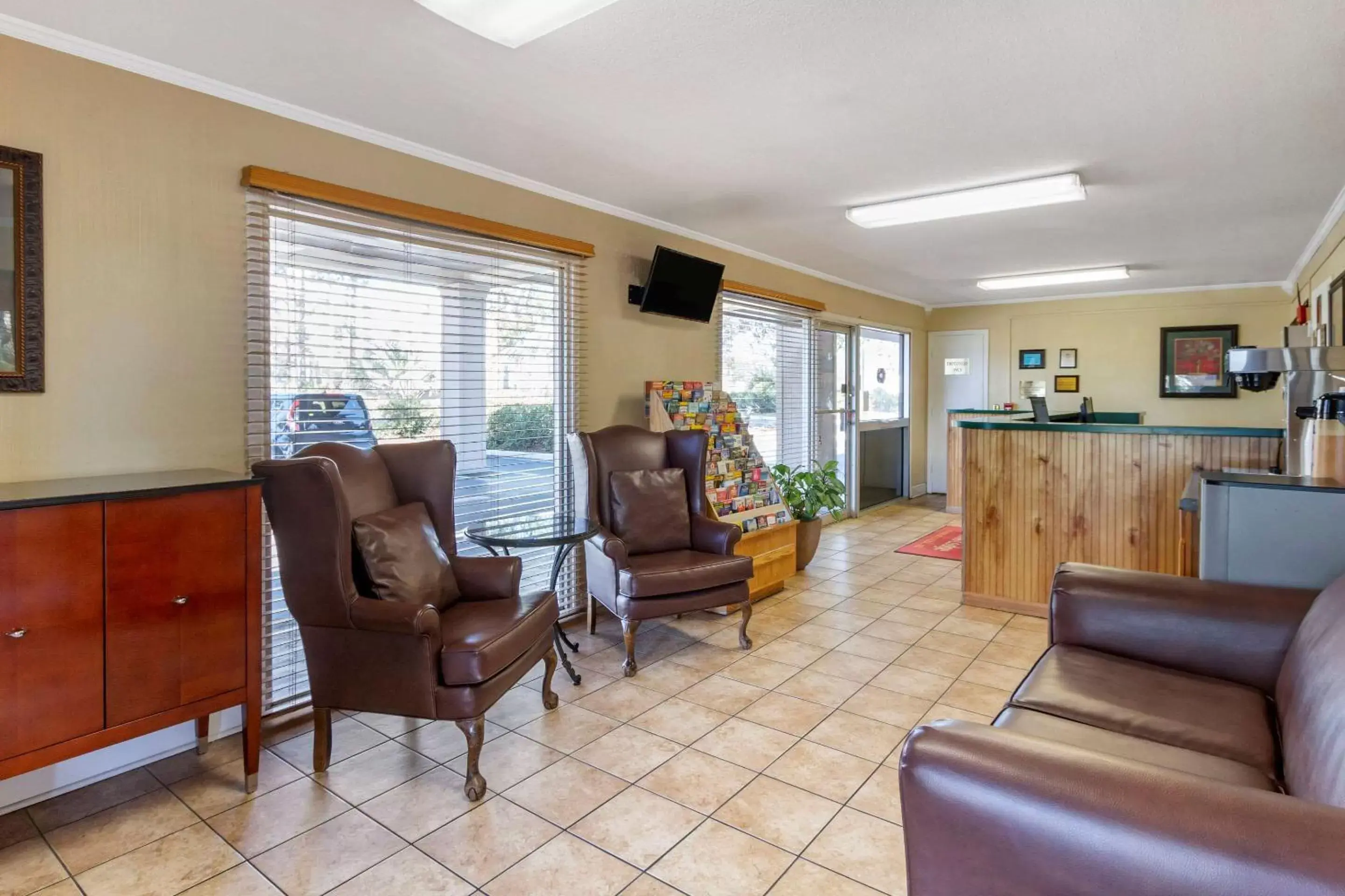 Lobby or reception, Seating Area in Econo Lodge Summerville