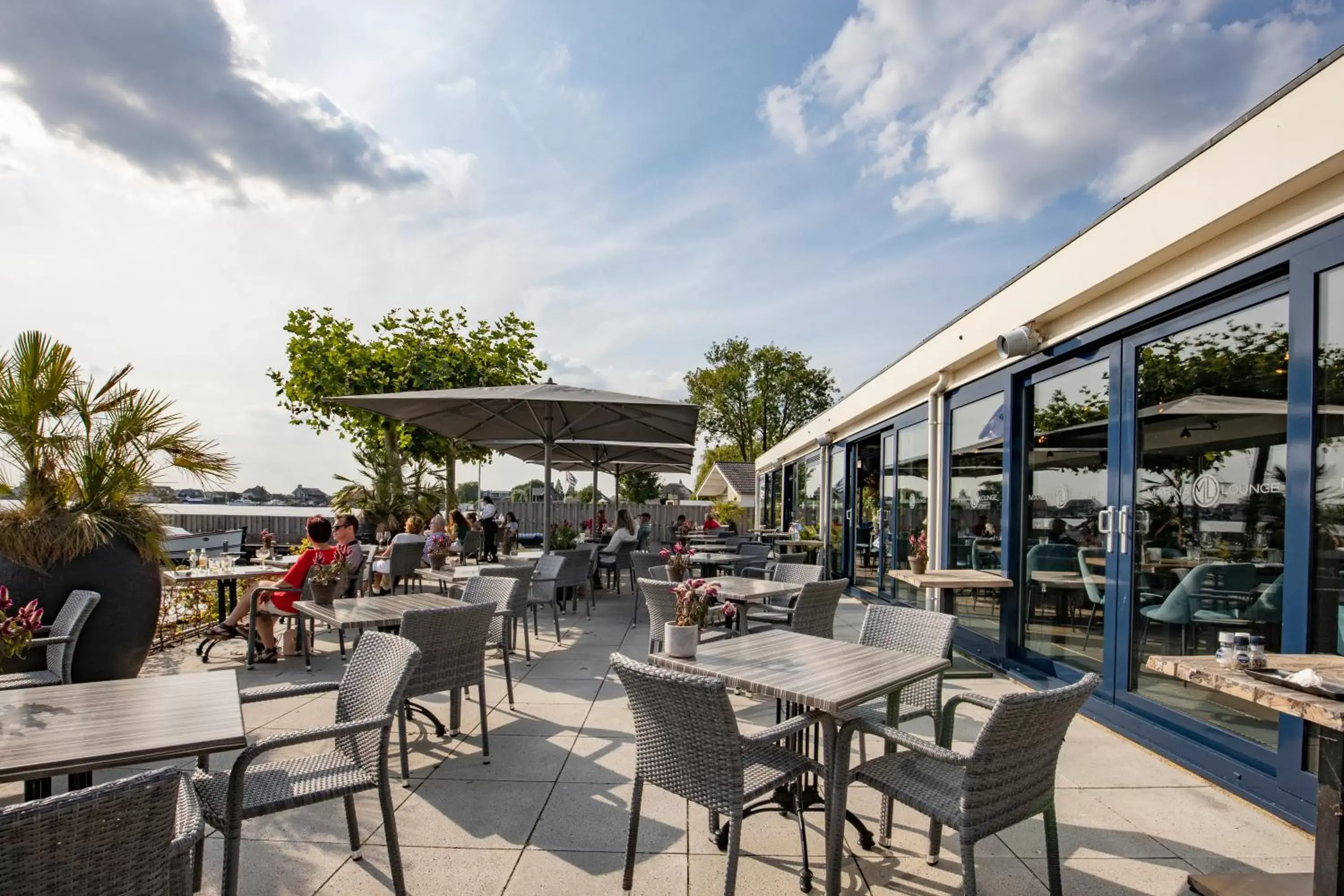 Balcony/Terrace, Restaurant/Places to Eat in Fletcher Hotel Restaurant Loosdrecht-Amsterdam