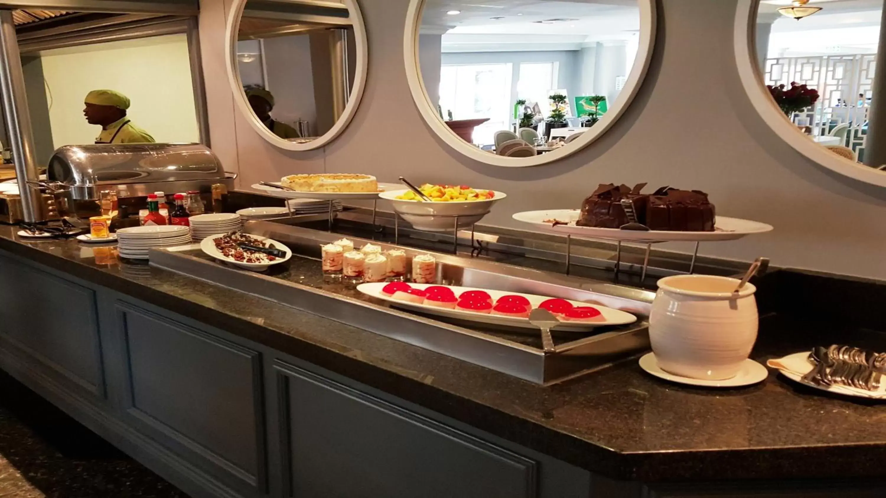 Restaurant/places to eat in Holiday Inn Johannesburg OR Tambo Airport Hotel by IHG Restaurant/places to eat in Holiday Inn Johannesburg OR Tambo Airport Hotel by IHG