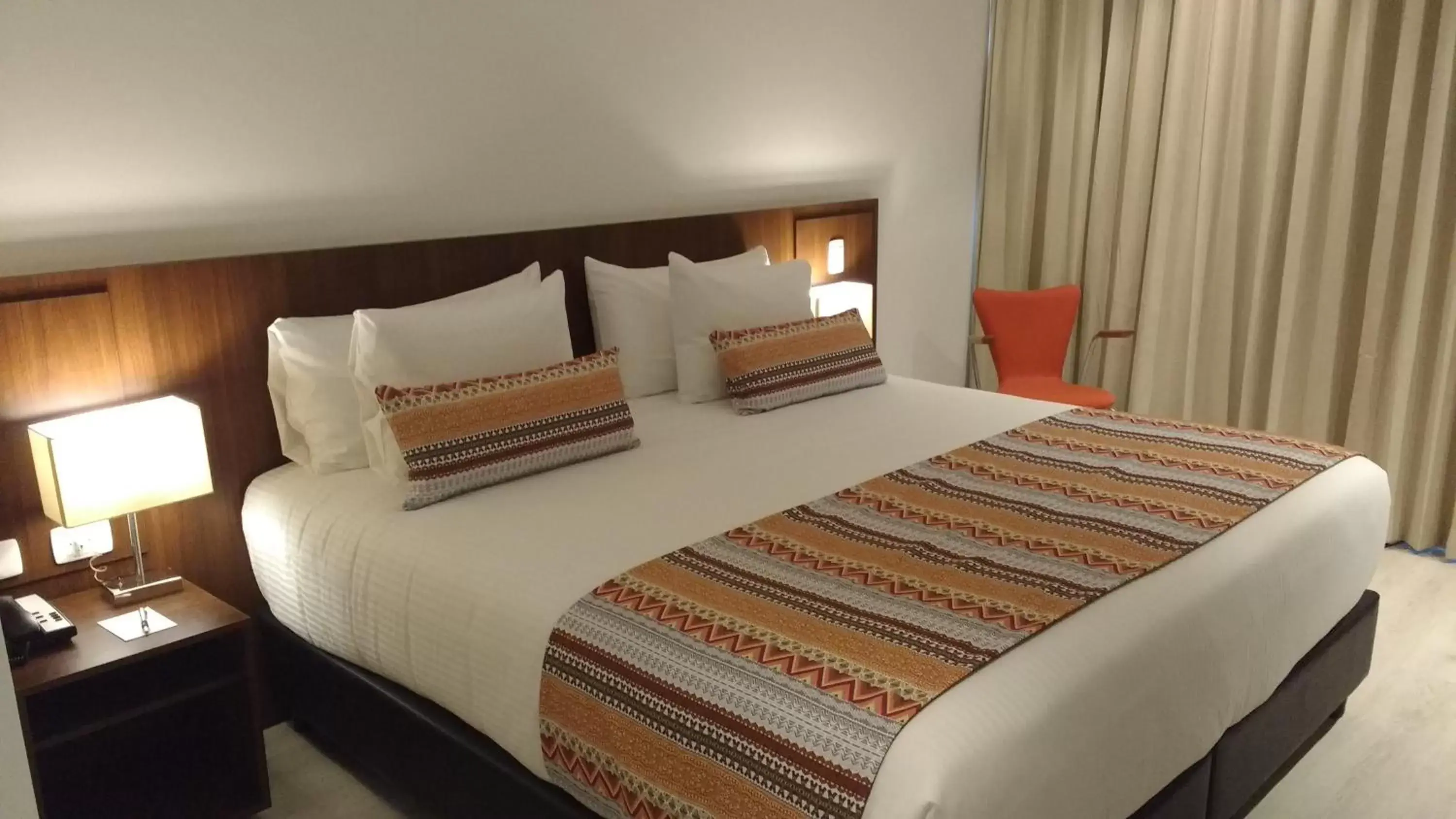 Bed in Best Western Plus Santa Marta Hotel