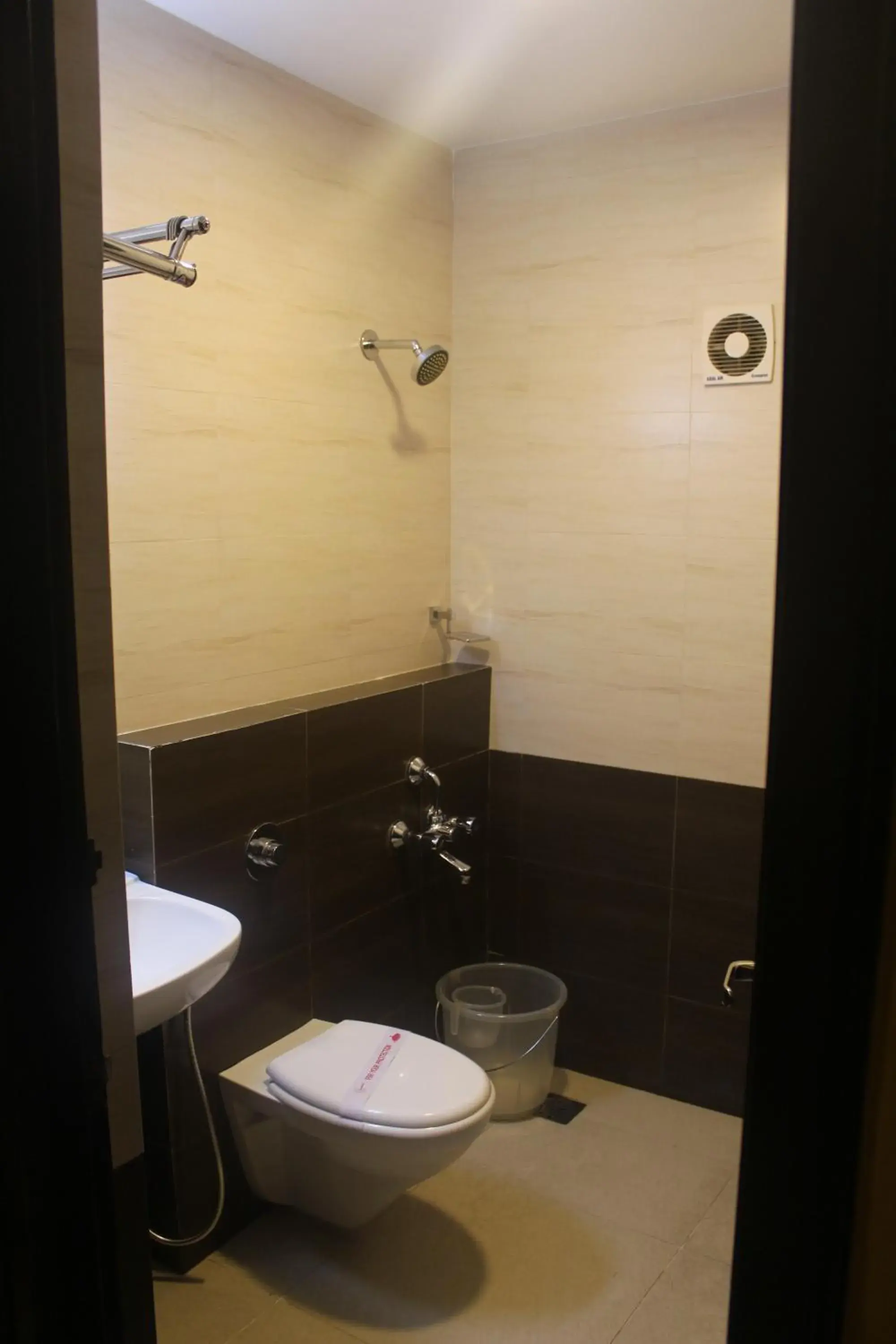 Bathroom in Hotel Mangalore International