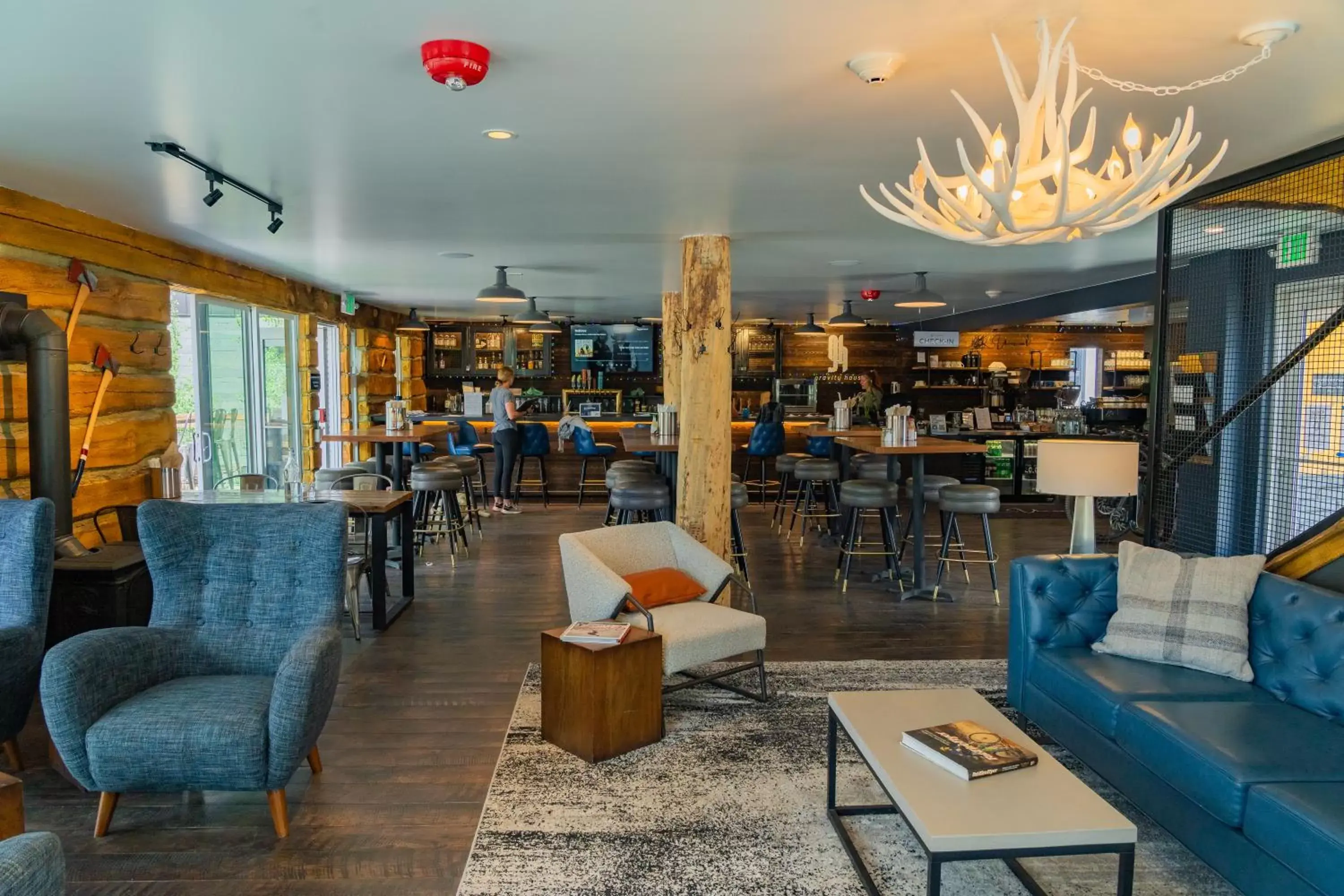 Lounge or bar in Gravity Haus Winter Park