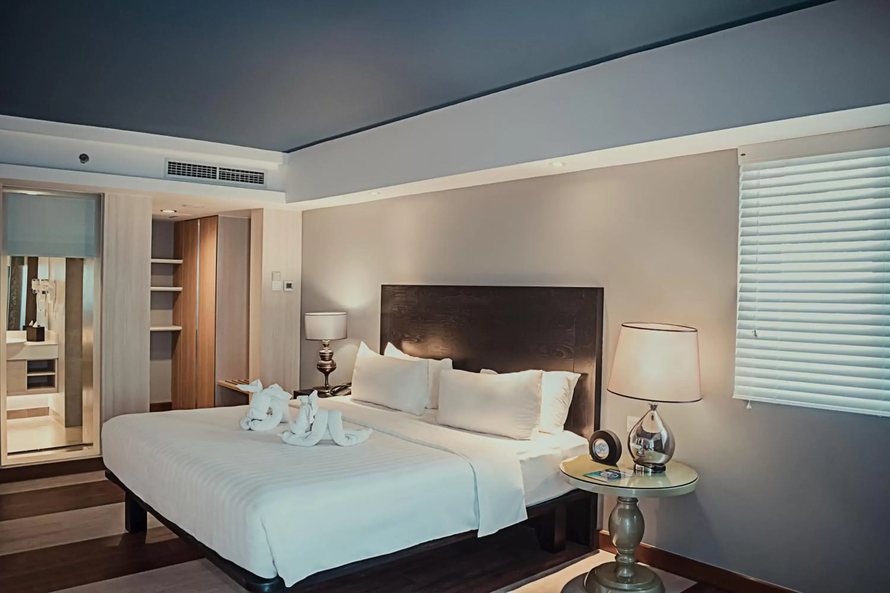 Bedroom, Bed in Mercure Convention Center Ancol