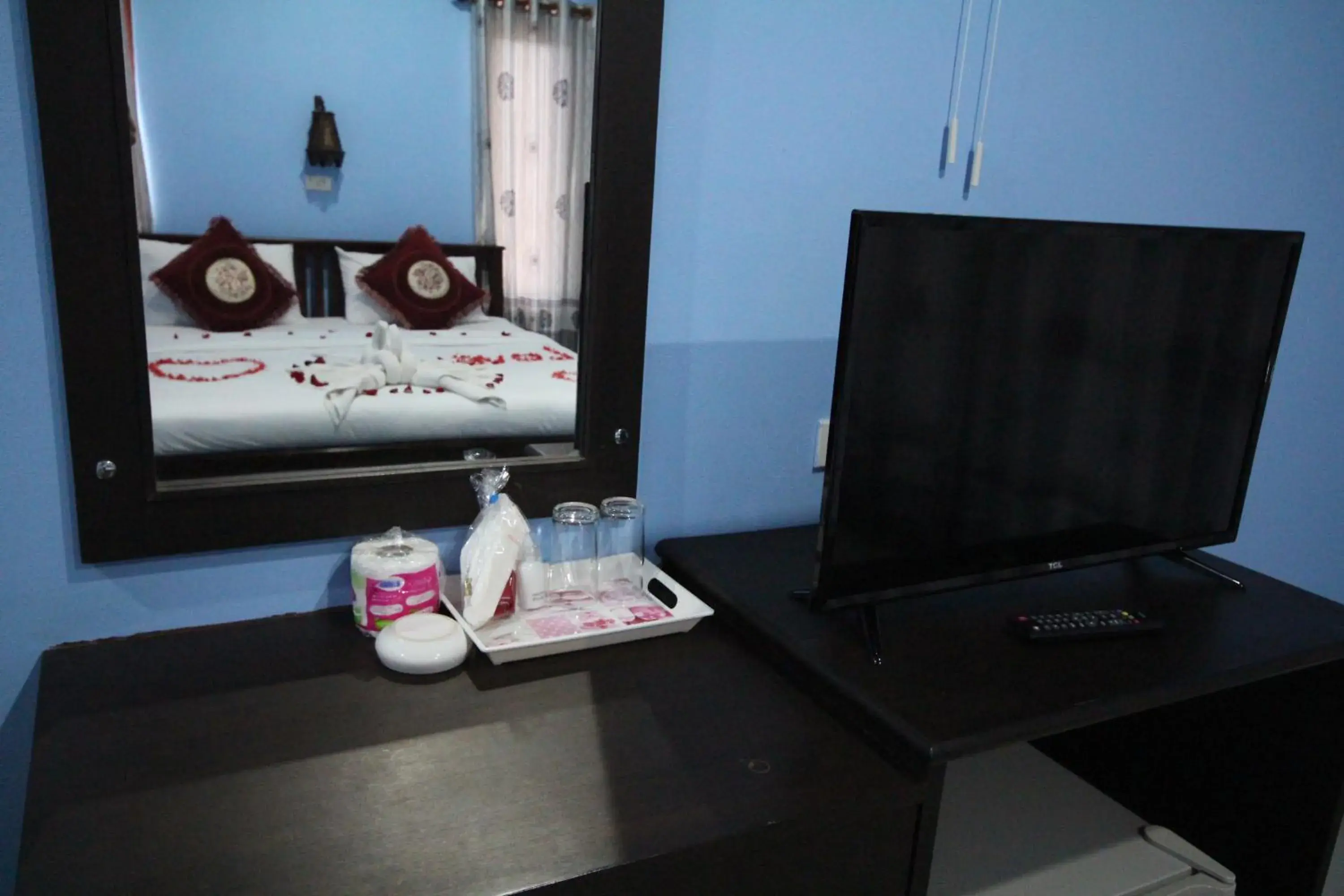 Bedroom, TV/Entertainment Center in Lanta Family resort