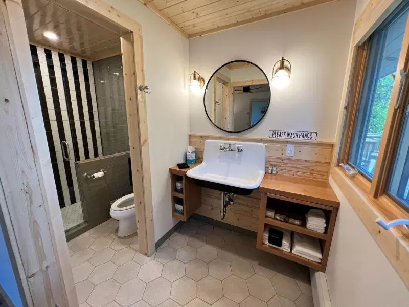 Double Room in Thomsonite Inn on Lake Superior