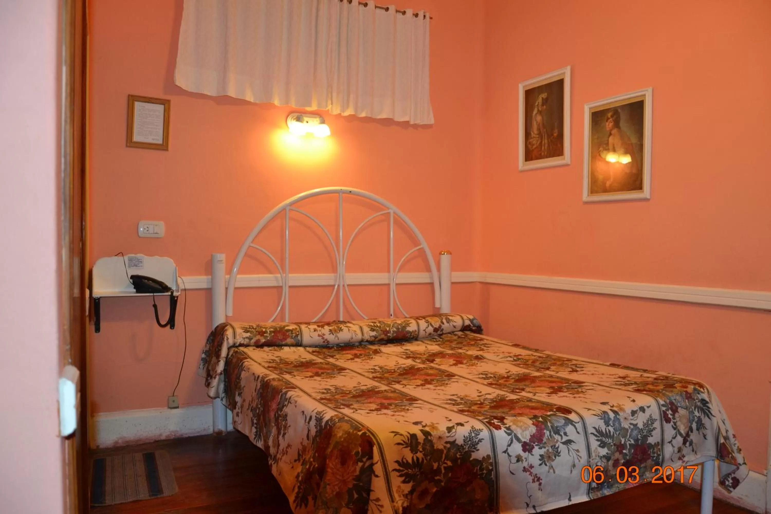 Bed in Hotel Victoria