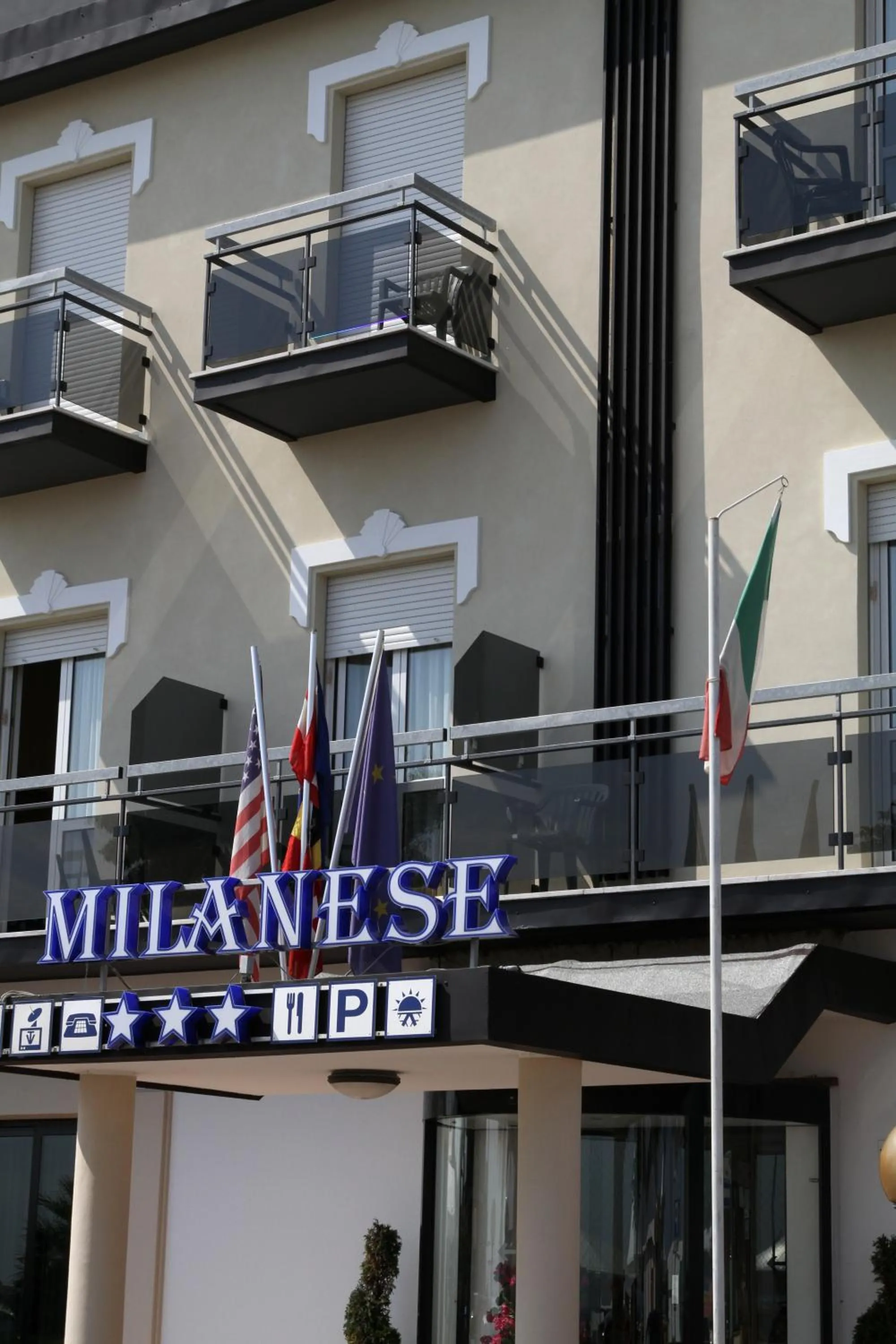 Facade/entrance in Hotel Milanese