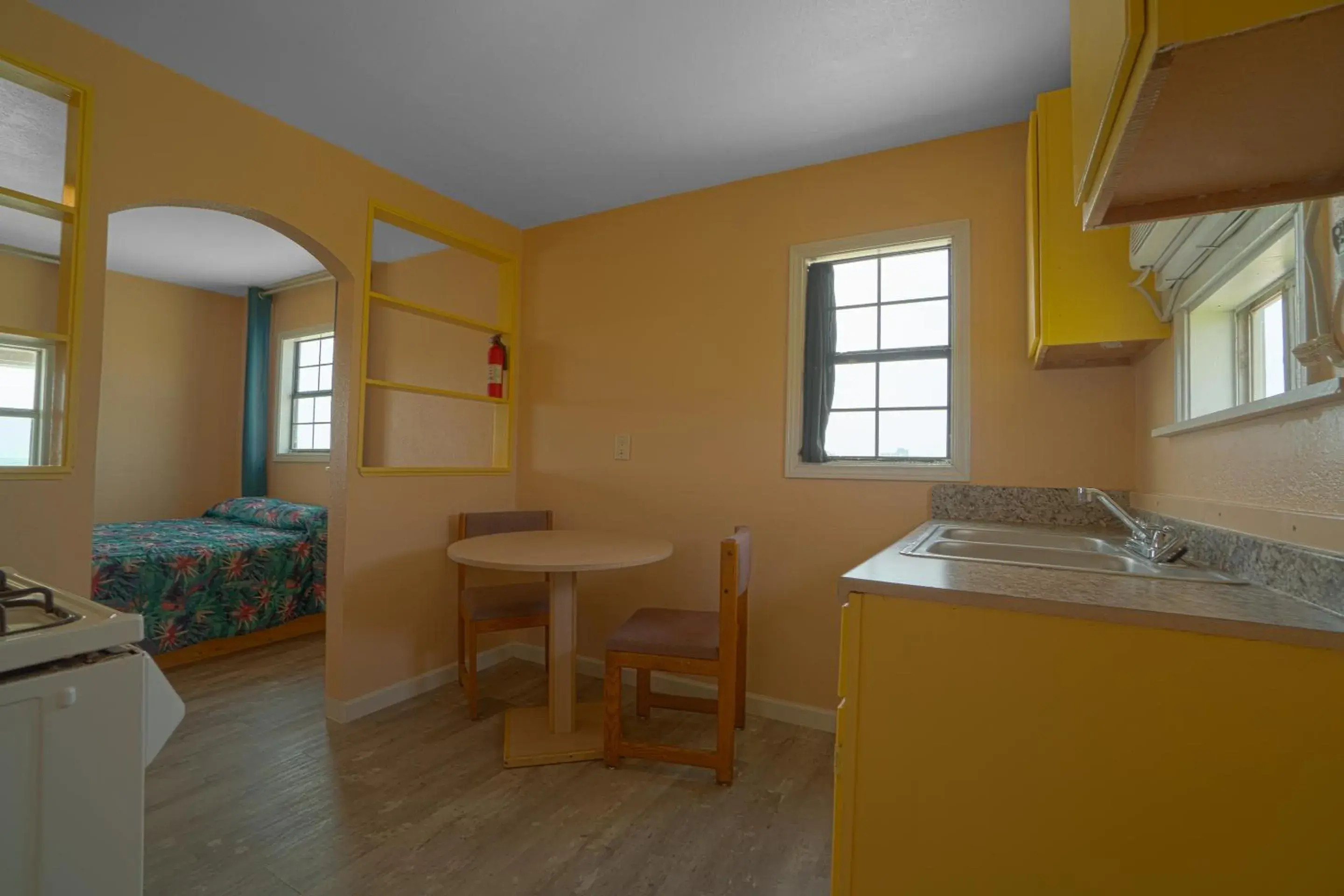 kitchen, Kitchen/Kitchenette in Budget Inn By OYO Corpus Christi Beach